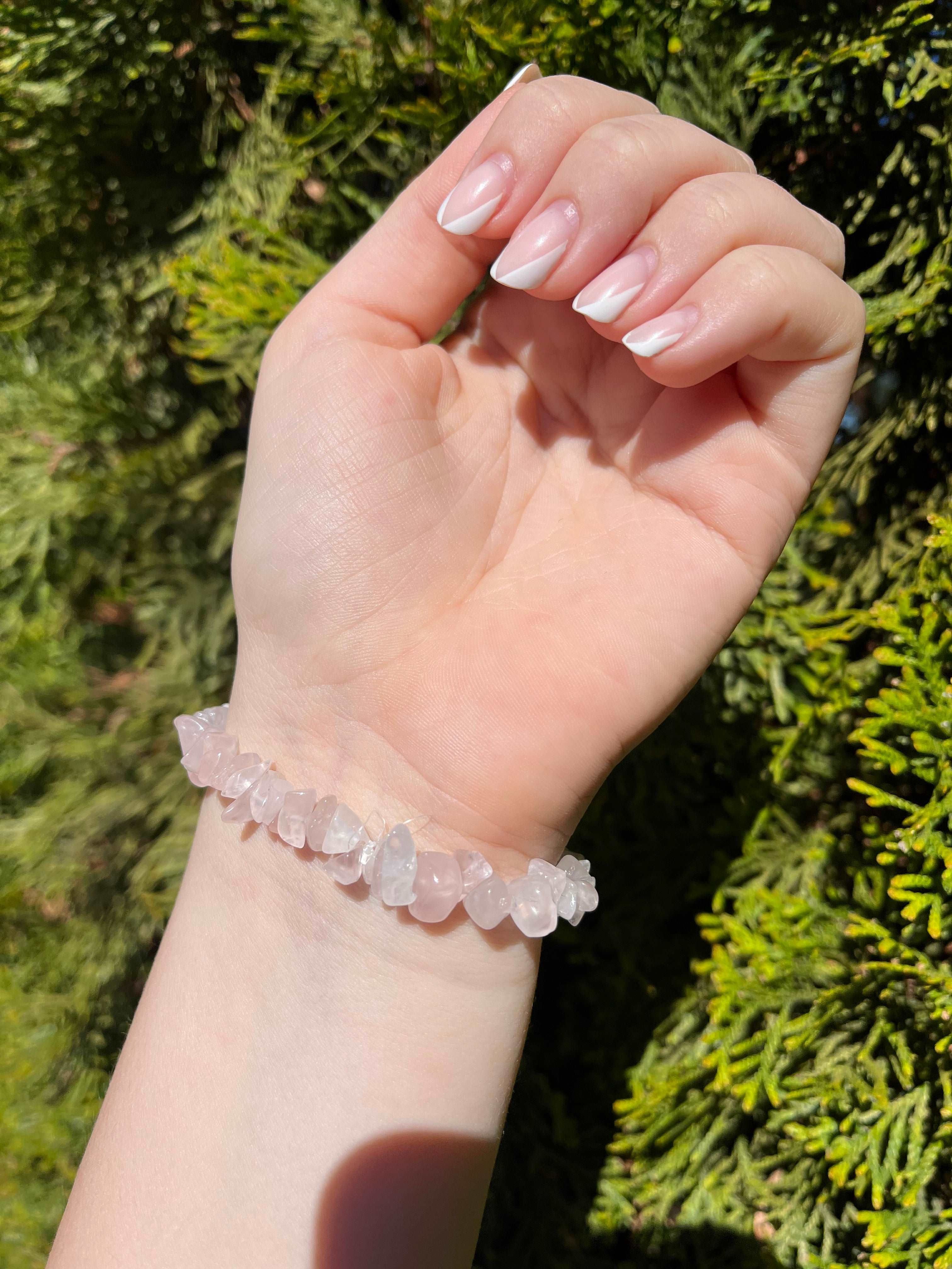 Armband aus Rosenquarz-Chipstone-Perlen - 10 Stück