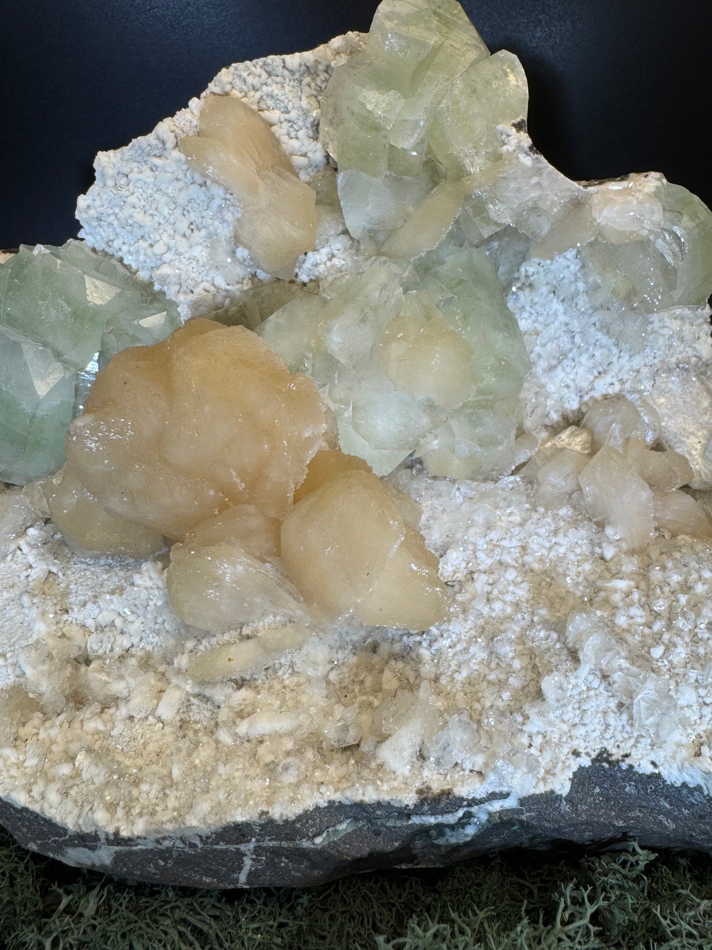 Grüner Apophyllit mit Stilbit XXL Cluster aus Maharashtra, Nashik pune, Indien (5087g)