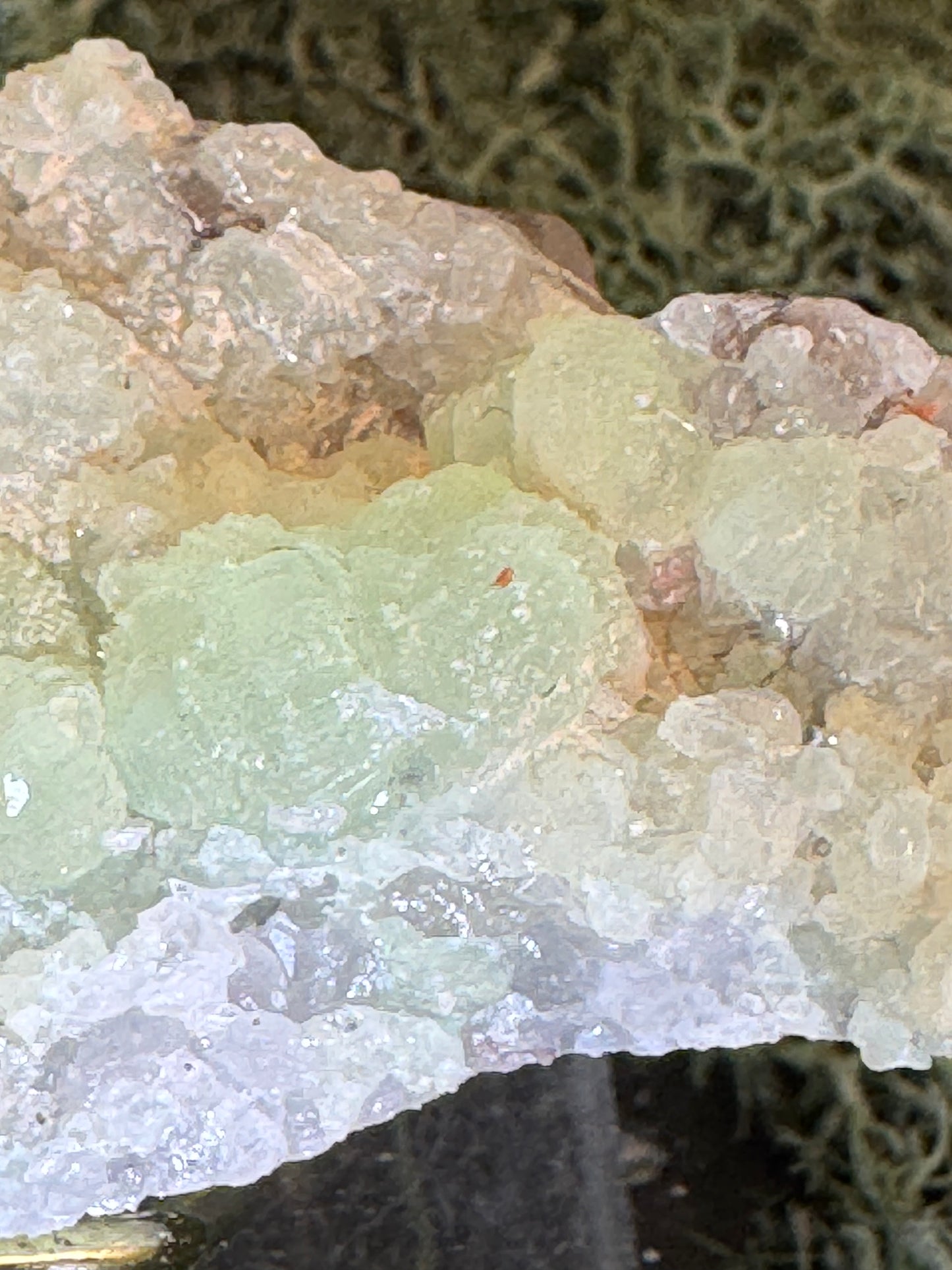 Prehnit und Quarz Handstufe aus Hubei, China (66g) - crystal paradise
