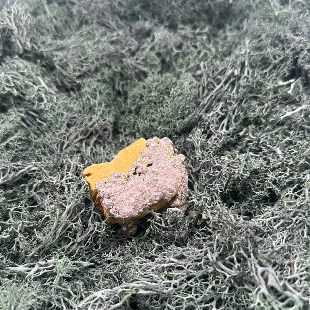 Pyrit auf gelber Matrix aus Mansehra / Pakistan (97g) - crystal paradise