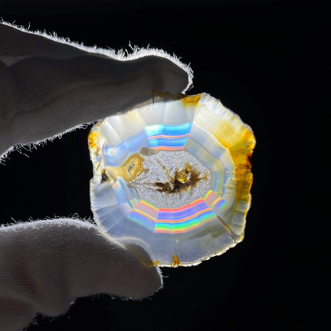 Iris Achatscheibe weiss, mit super tollem Regenbogen Farbenspiel (8g) - ~4,5x4,5 cm - crystal paradise