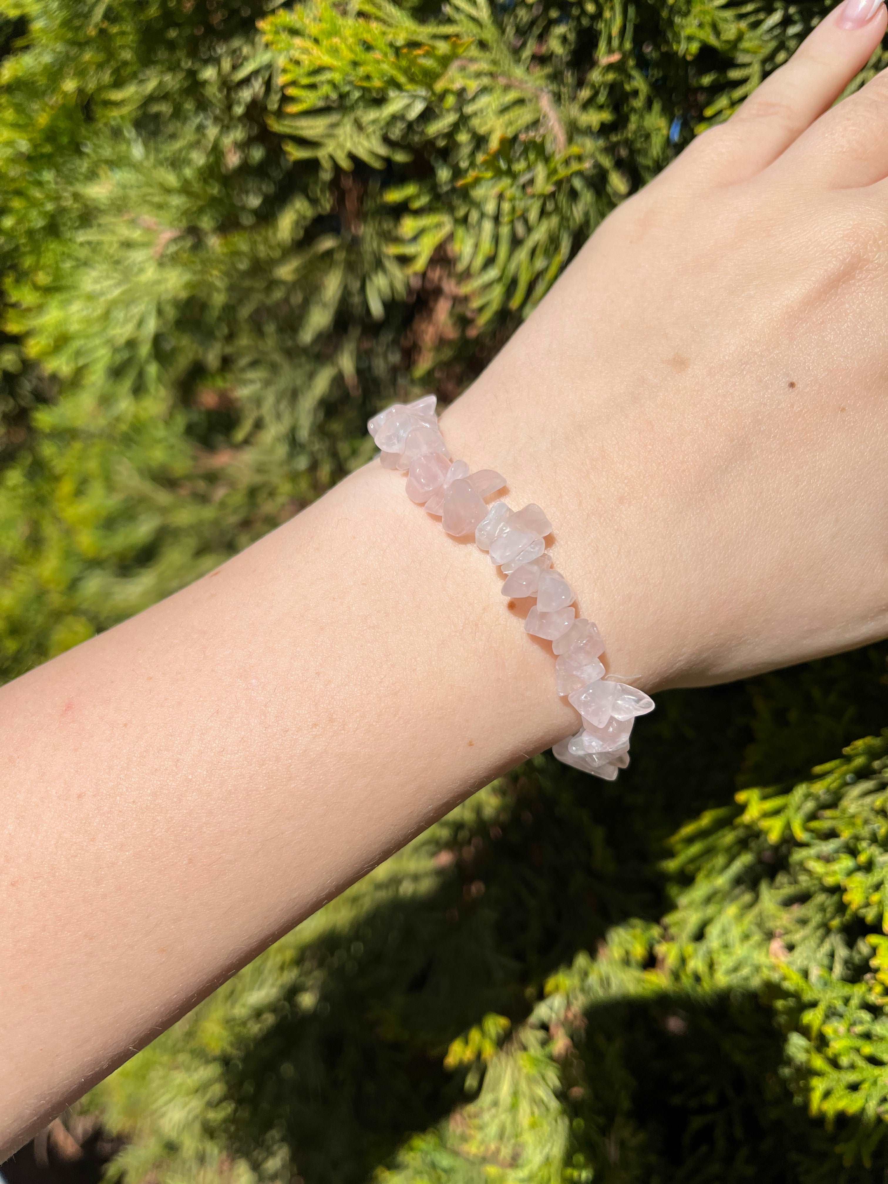 Armband aus Rosenquarz-Chipstone-Perlen - 10 Stück
