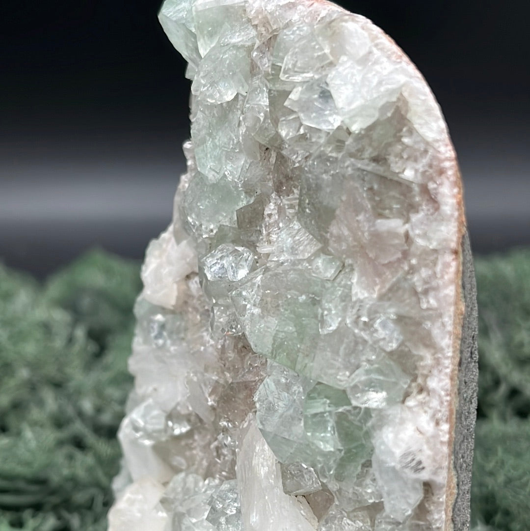 Apophyllit Grosssstufe aus Indien (469g) - kombierte grüne und weisse Apophyllit Kristalle - crystal paradise