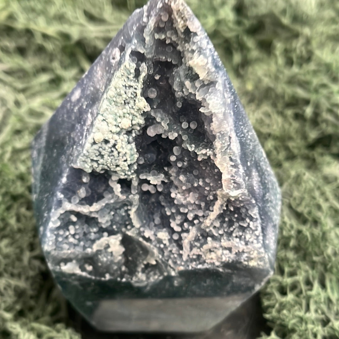 Trauben Achat Freeform aus Indonesien (220g) - schönes Violett in Obeliskenform - crystal paradise