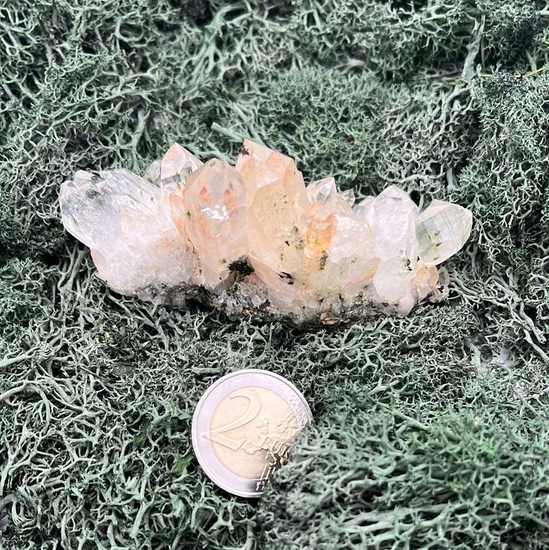 Epidot und Himalaya Quarz (Bergkristall) aus dem Skardu Tal in Pakistan (106g) - Handstufe