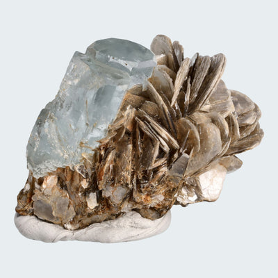 Aquamarin Stufe an Matrix aus Pakistan (38g)