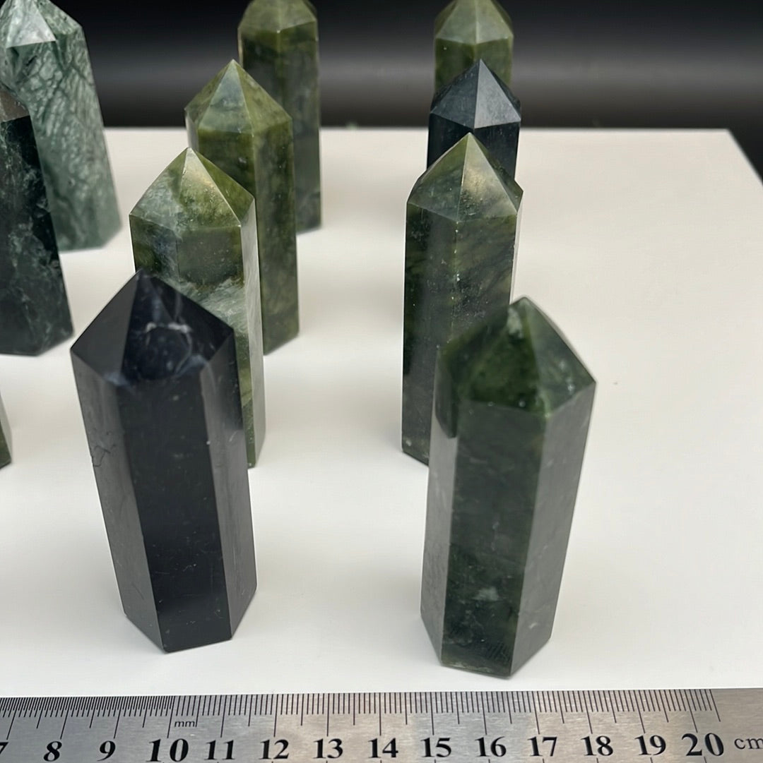 Hsiyan Jade Spitze - 1 Stück (>90g / 8cm hoch) - crystal paradise
