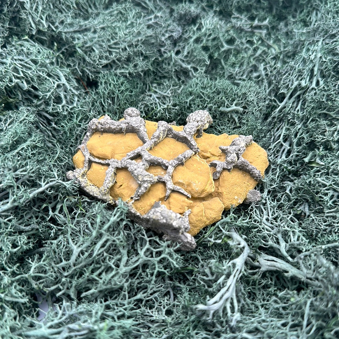 Pyrit auf gelber Matrix aus Mansehra / Pakistan (121g) - crystal paradise