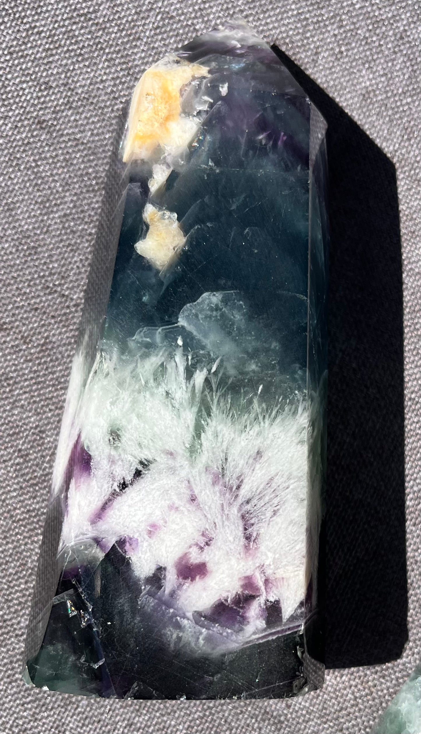 Schneeflocken Fluorit Spitze/Tower gross - 1 Stück (>290g / 13cm hoch) - crystal paradise
