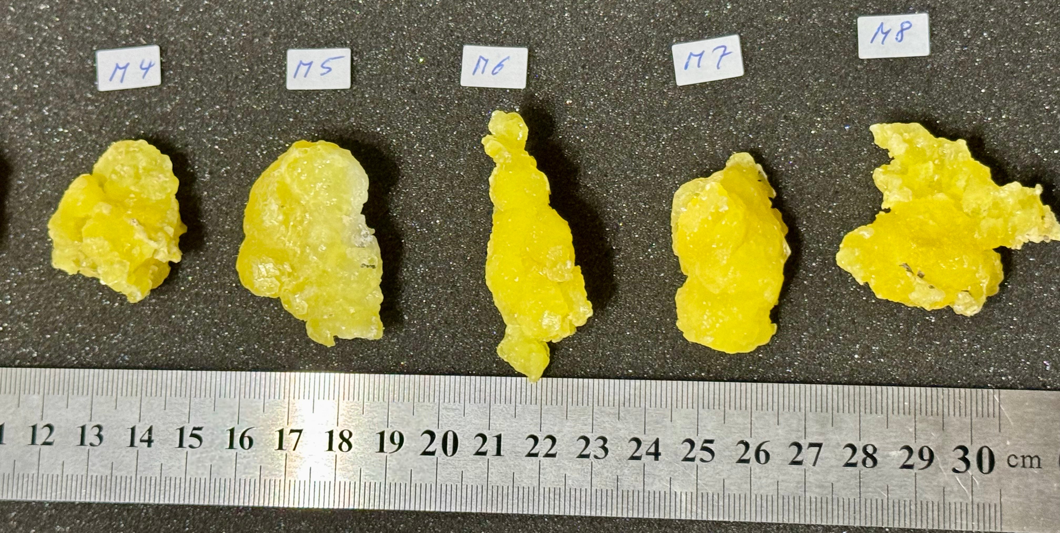 Brucit aus Kharan, Pakistan- verschiedene Stücke (M >10g) - 1 Stück - leuchtend schönes Gelb - crystal paradise