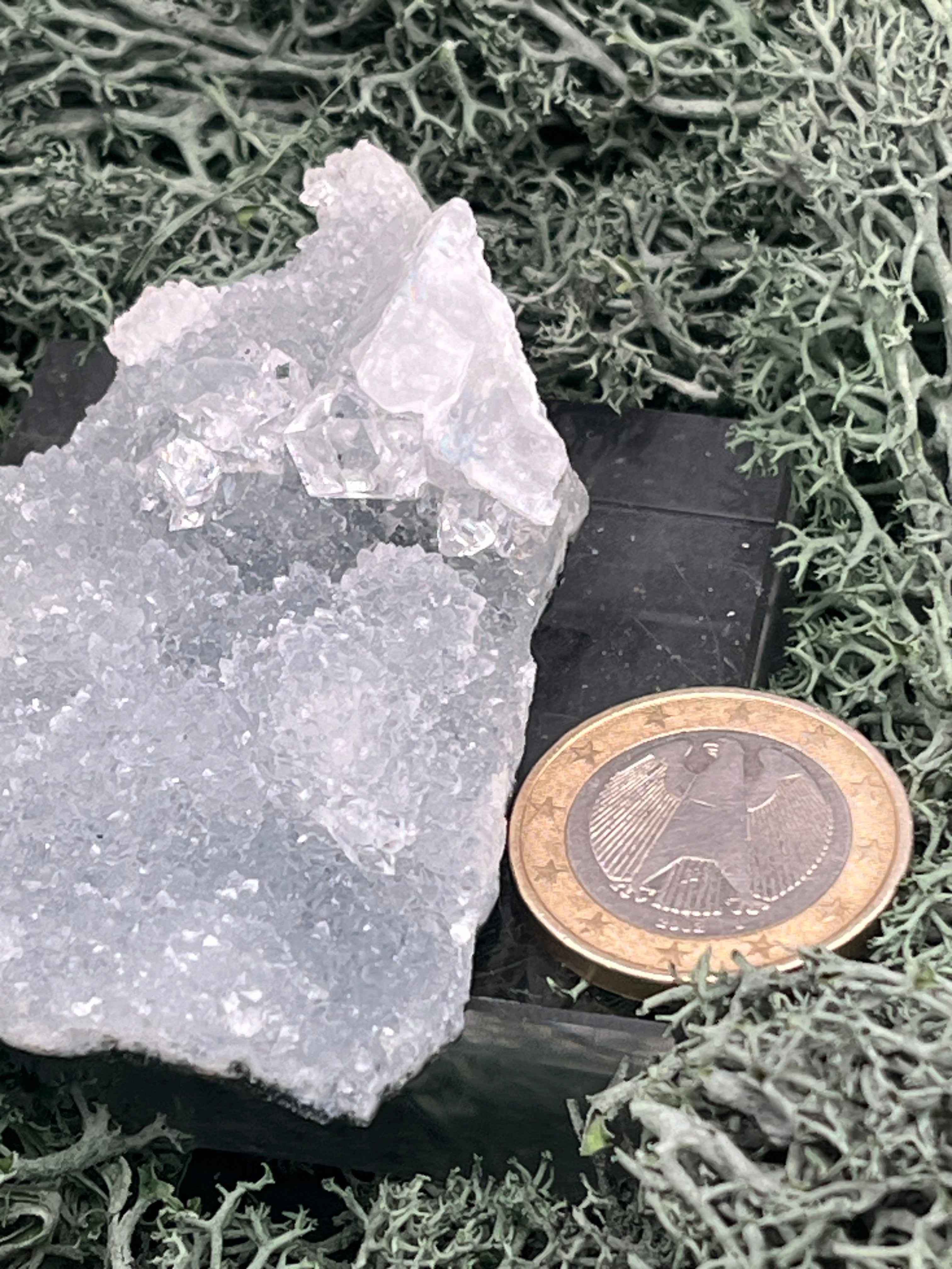Apophyllit Stufe aus Indien (37g) - schöne grosse Kristalle zusammen mit Sugar Crystals - crystal paradise