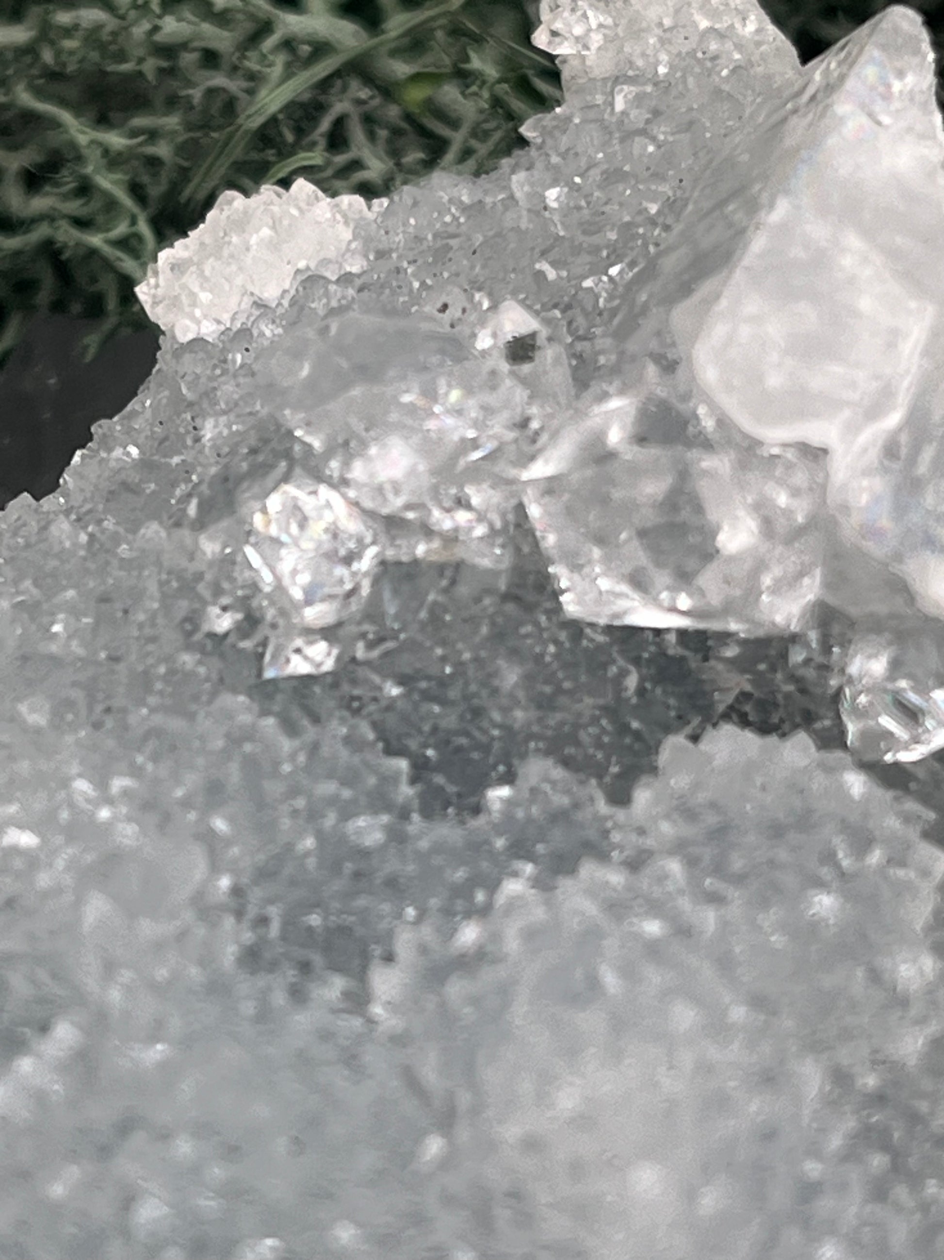 Apophyllit Stufe aus Indien (37g) - schöne grosse Kristalle zusammen mit Sugar Crystals - crystal paradise