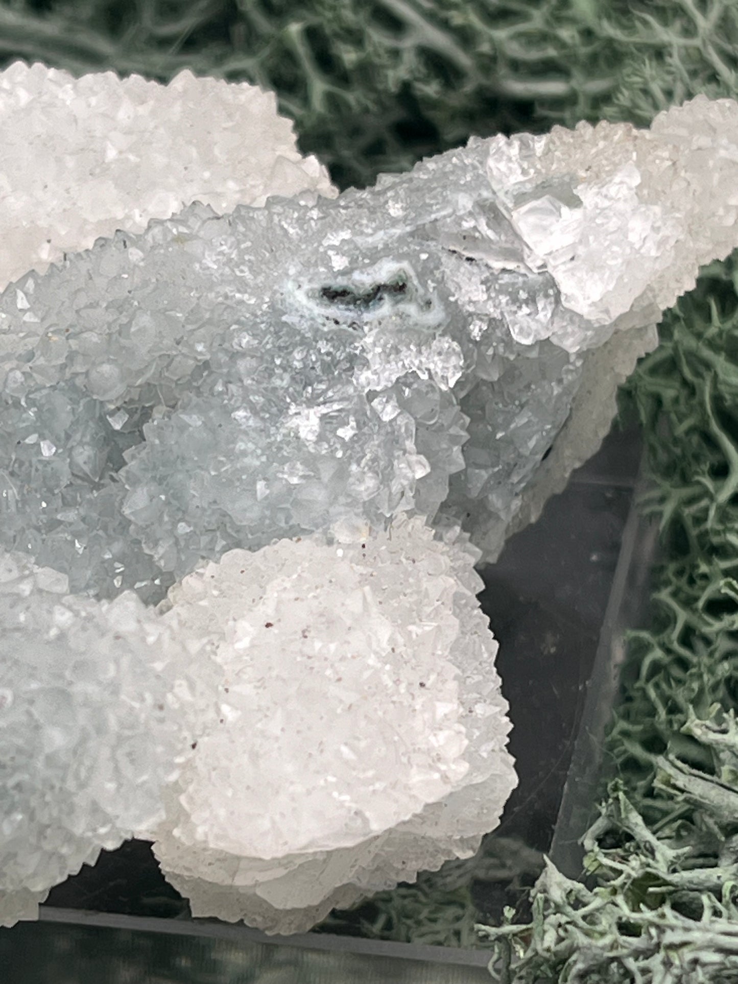 Apophyllit Stufe aus Indien (98g) - schöne grosse Kristalle zusammen mit Sugar Crystals - crystal paradise