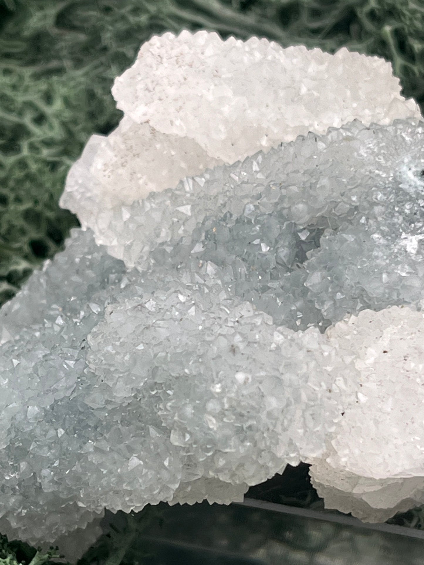 Apophyllit Stufe aus Indien (98g) - schöne grosse Kristalle zusammen mit Sugar Crystals - crystal paradise