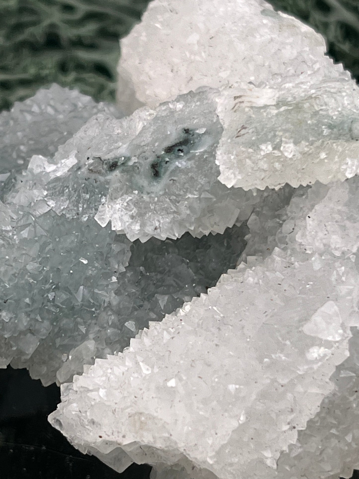 Apophyllit Stufe aus Indien (98g) - schöne grosse Kristalle zusammen mit Sugar Crystals - crystal paradise