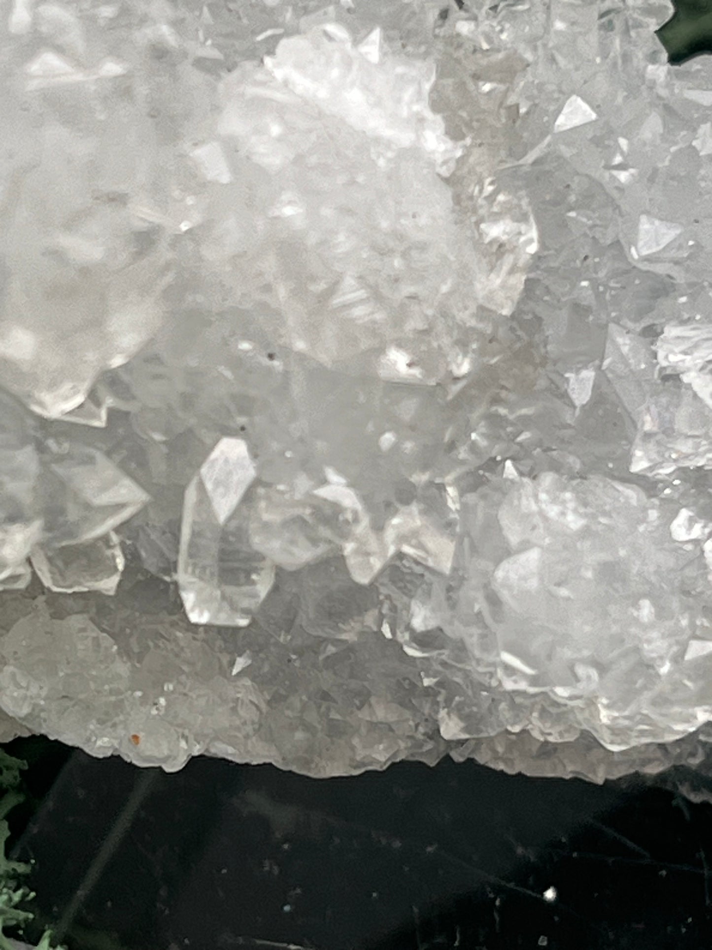 Apophyllit Stufe aus Indien (91g) - schöne grosse Kristalle zusammen mit Sugar Crystals - crystal paradise