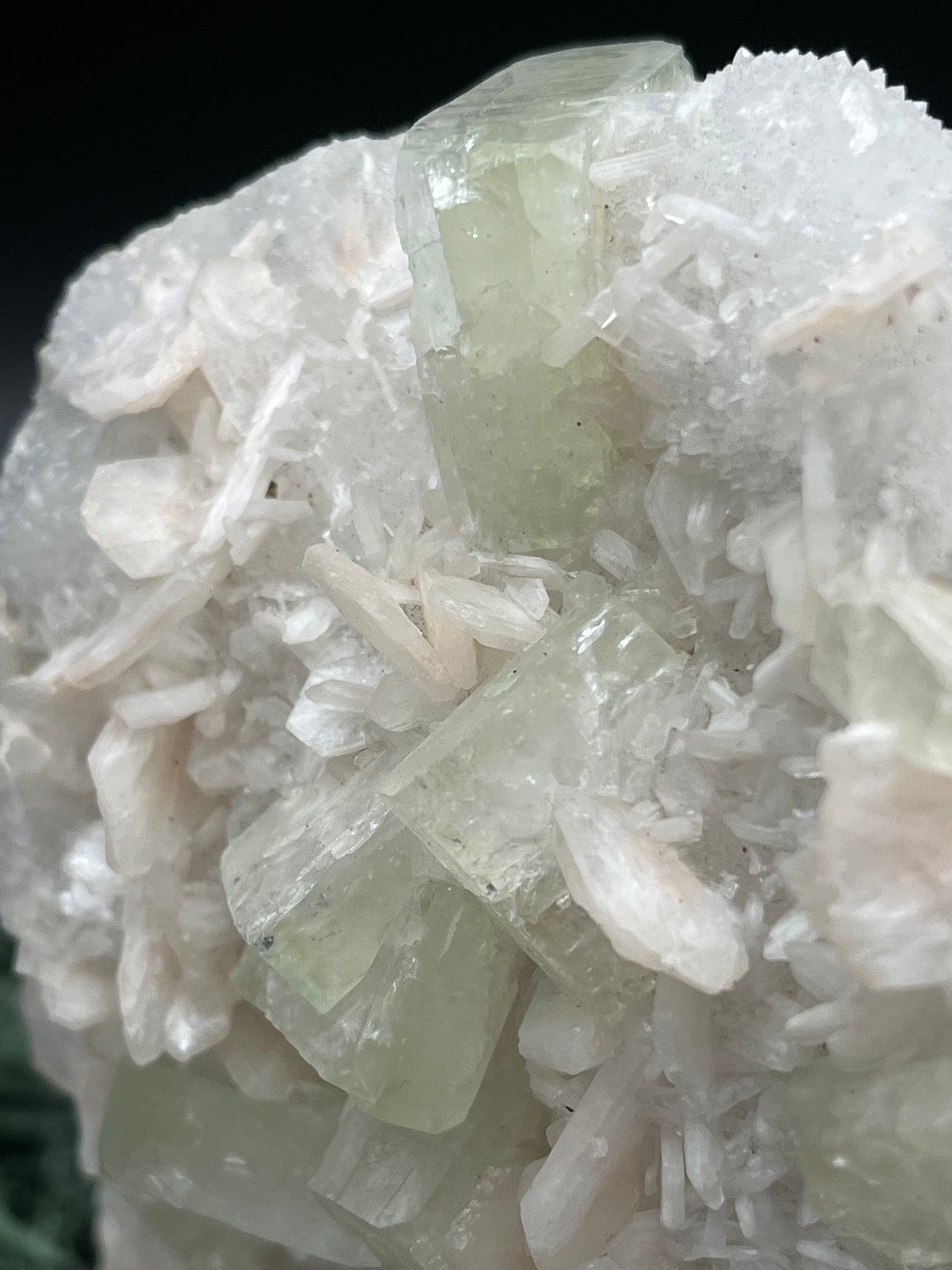 Apophyllit Stilbit Cluster XL aus Indien (1024g)- schöne grüne Kristalle - crystal paradise