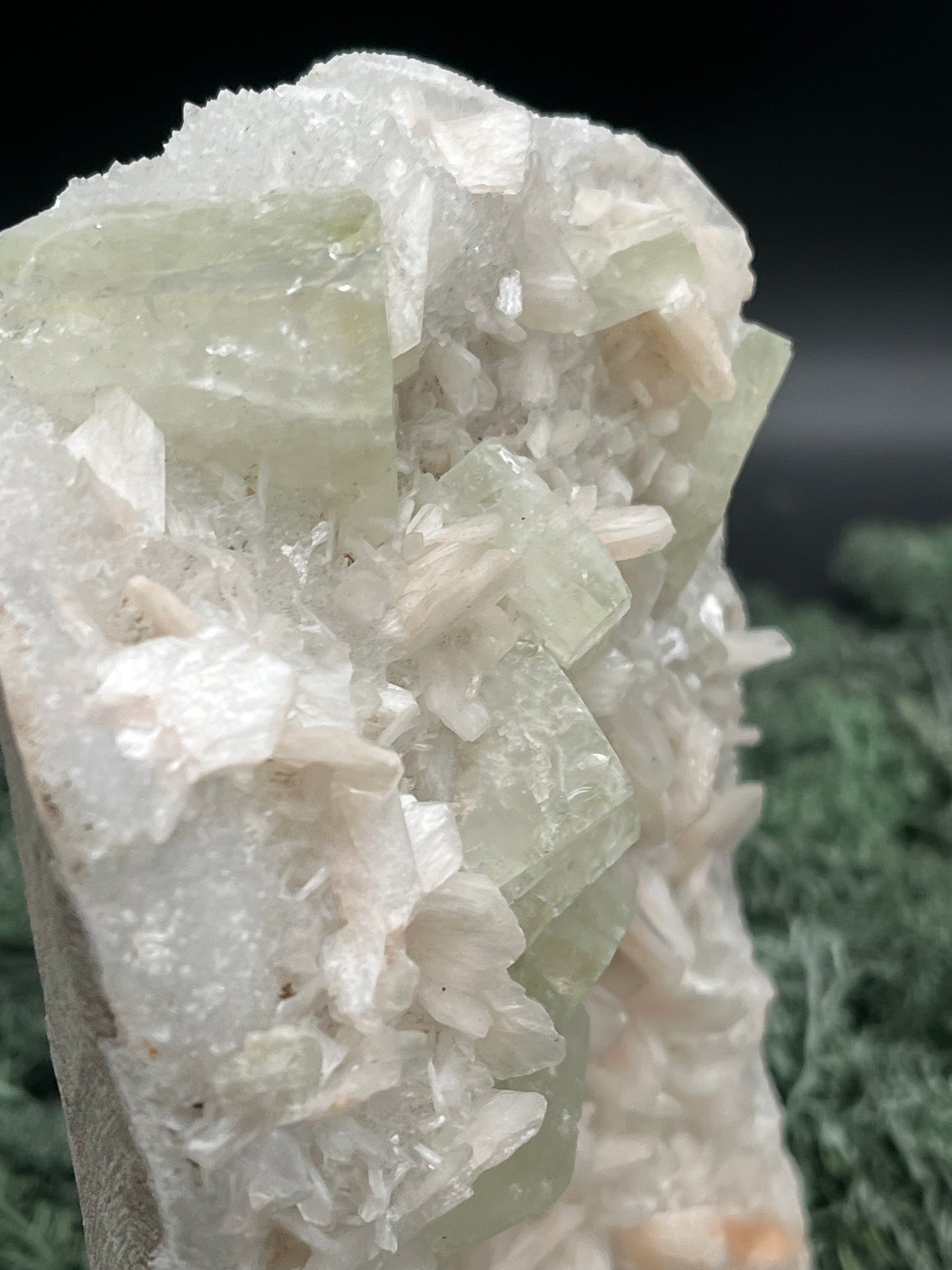 Apophyllit Stilbit Cluster XL aus Indien (1024g)- schöne grüne Kristalle - crystal paradise