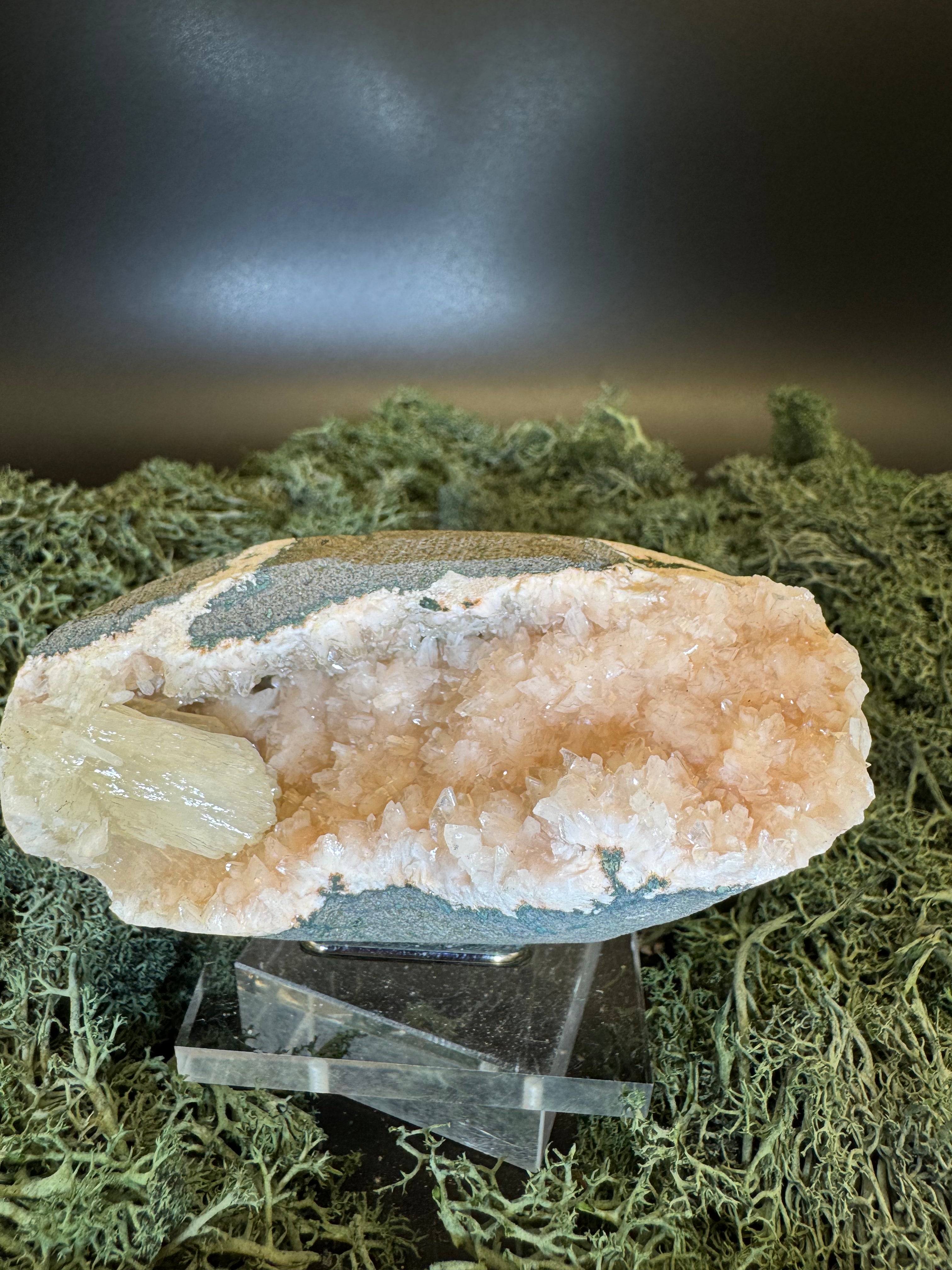 Heulandit / Euzeolit Geode mit Stilbit aus Maharashtra, Nashik pune, Indien (285g) - crystal paradise