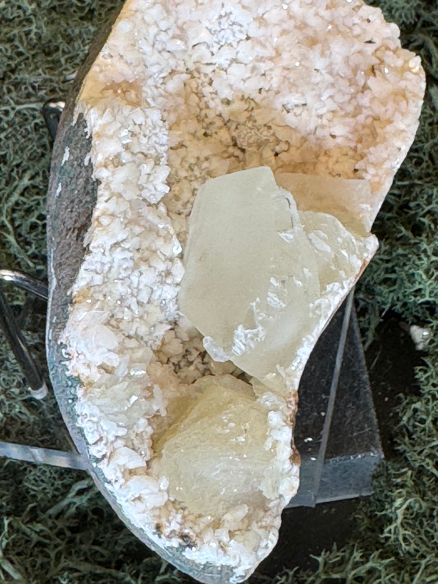 Heulandit / Euzeolit Geode mit Apophylilt aus Maharashtra, Nashik pune, Indien (319g) - crystal paradise