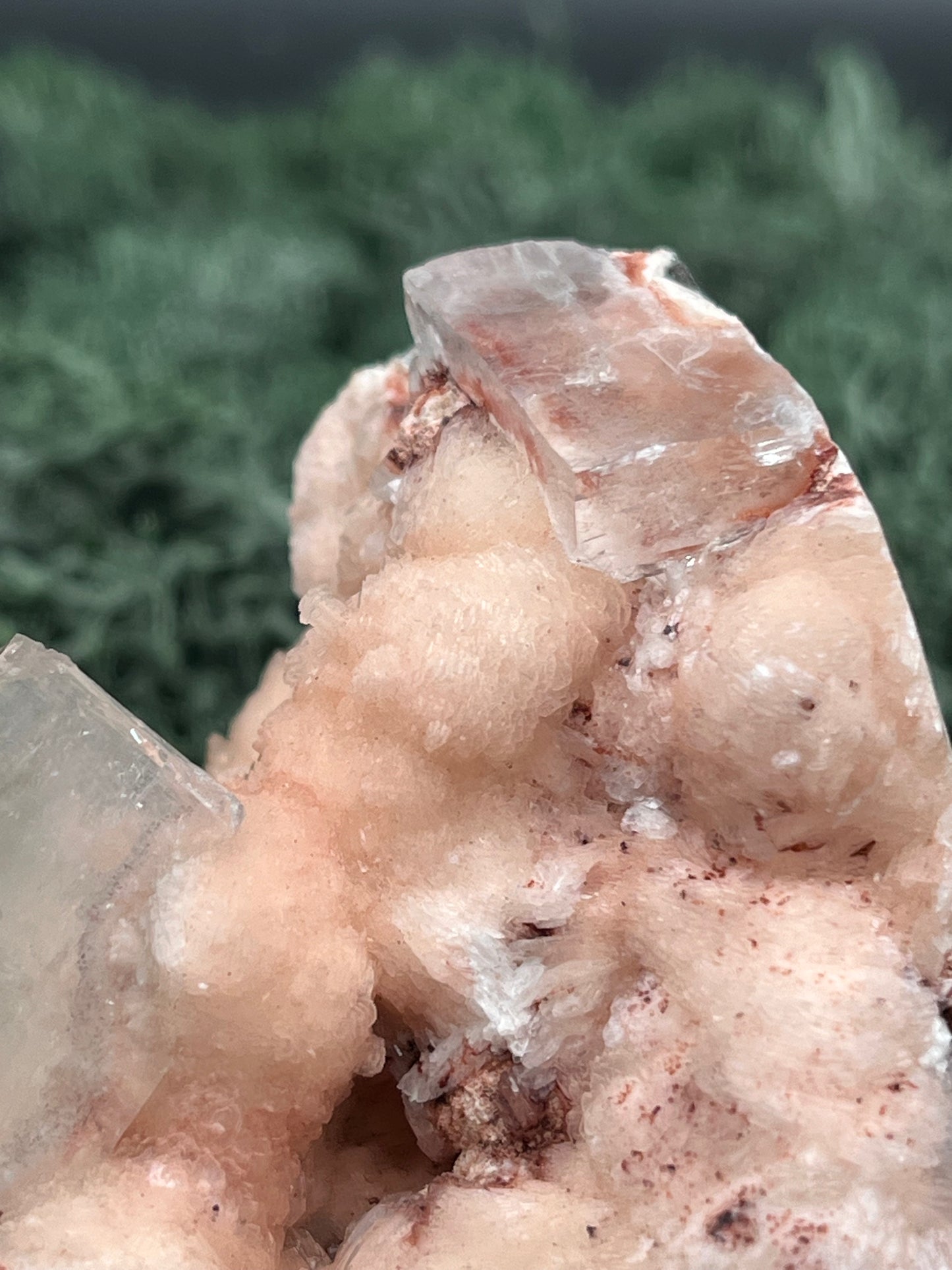 Apophyllit Stilbit Cluster aus Indien (375g)- große Würfelkristalle und rosa Stilbitüberzug - crystal paradise