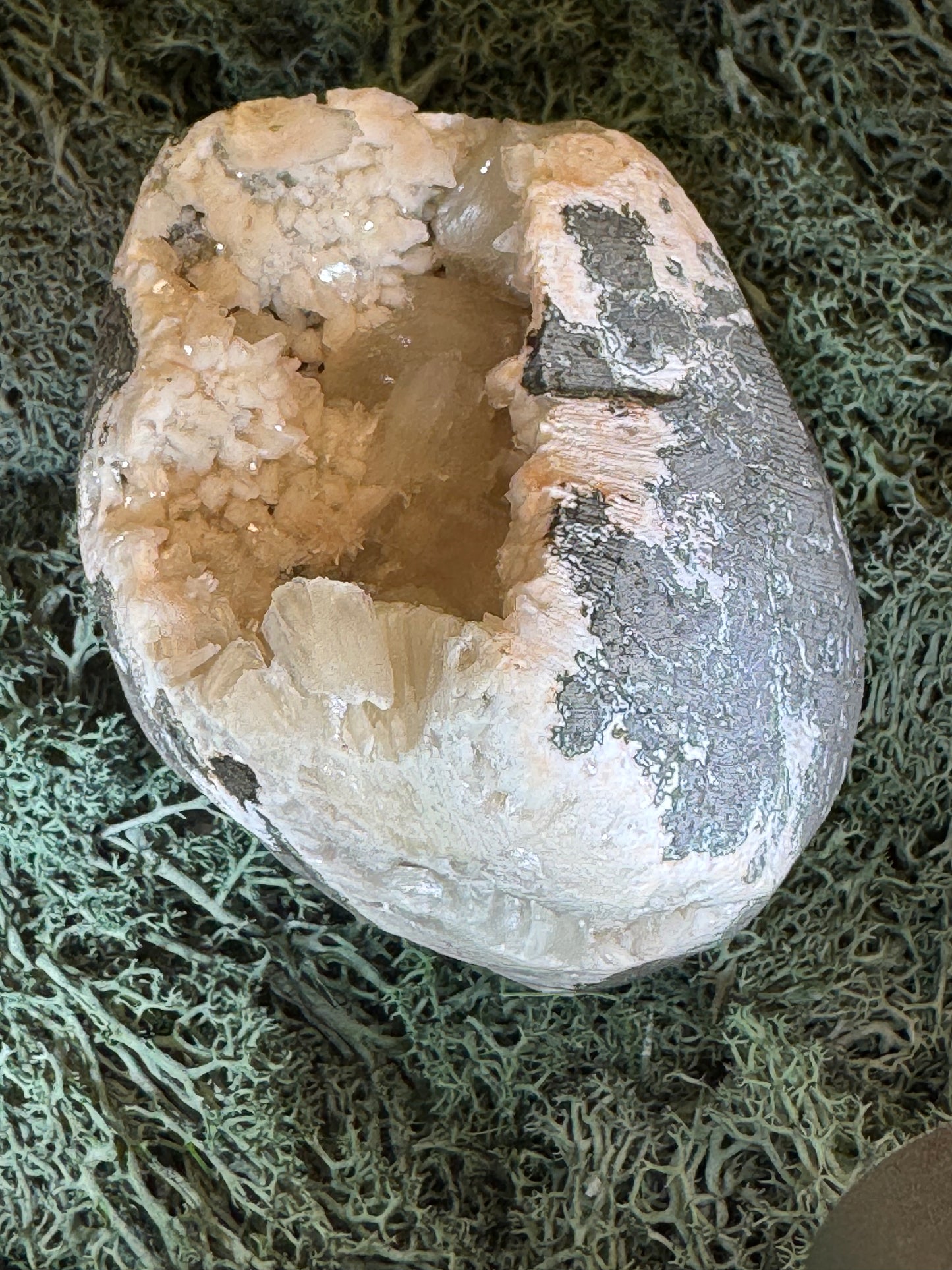 Heulandit / Euzeolit Geode mit Stilbit aus Maharashtra, Nashik pune, Indien (440g) - crystal paradise