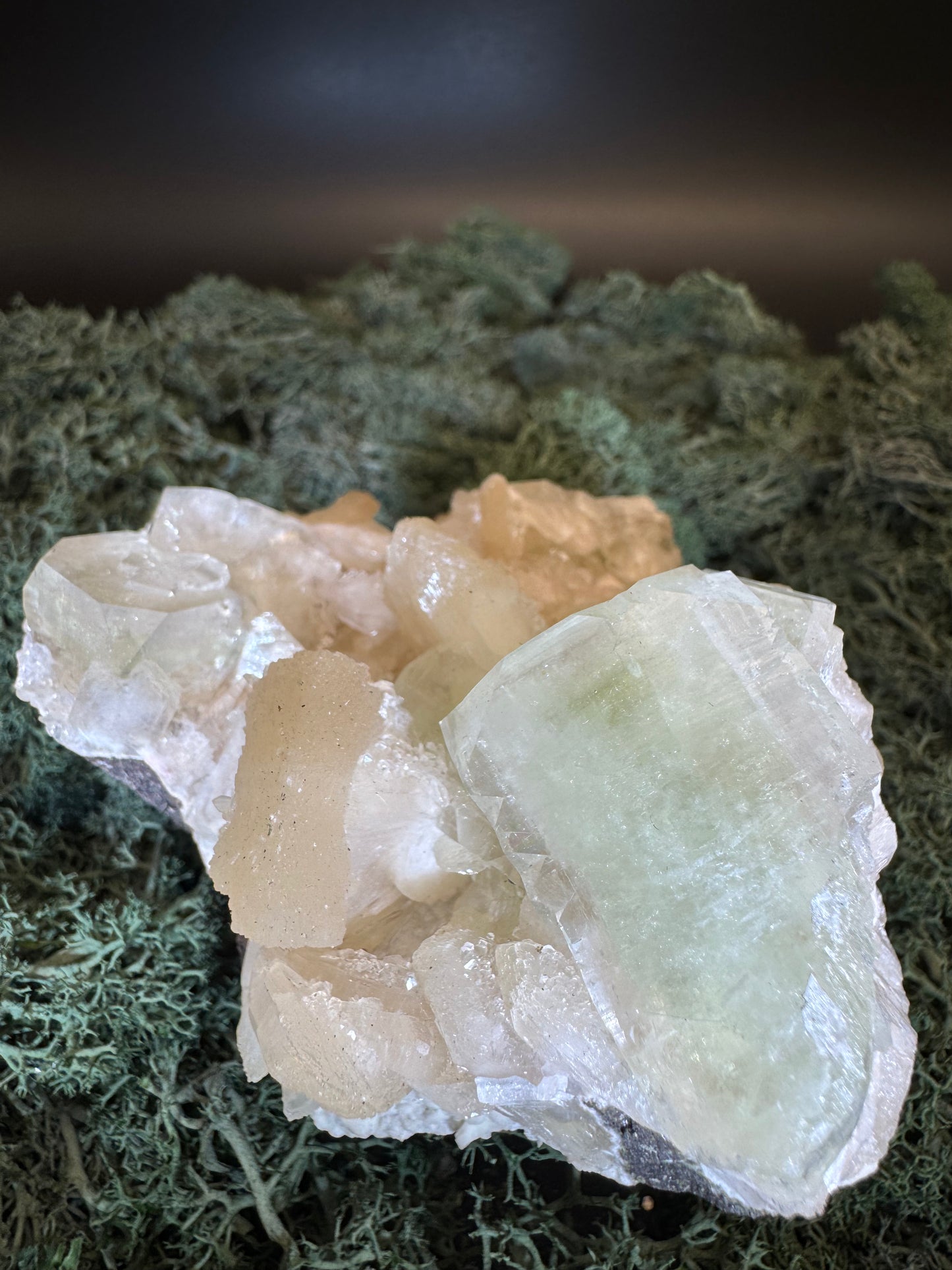 Grüner Apophyllit mit Stilbit Cluster aus Maharashtra, Nashik pune, Indien (416g) - Zuckerstilbit - crystal paradise