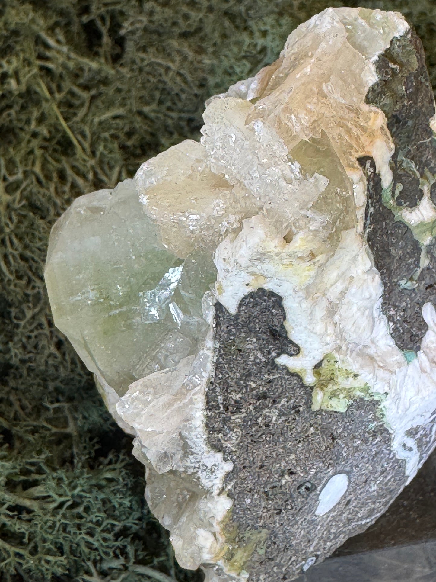 Grüner Apophyllit mit Stilbit Cluster aus Maharashtra, Nashik pune, Indien (219g) - crystal paradise