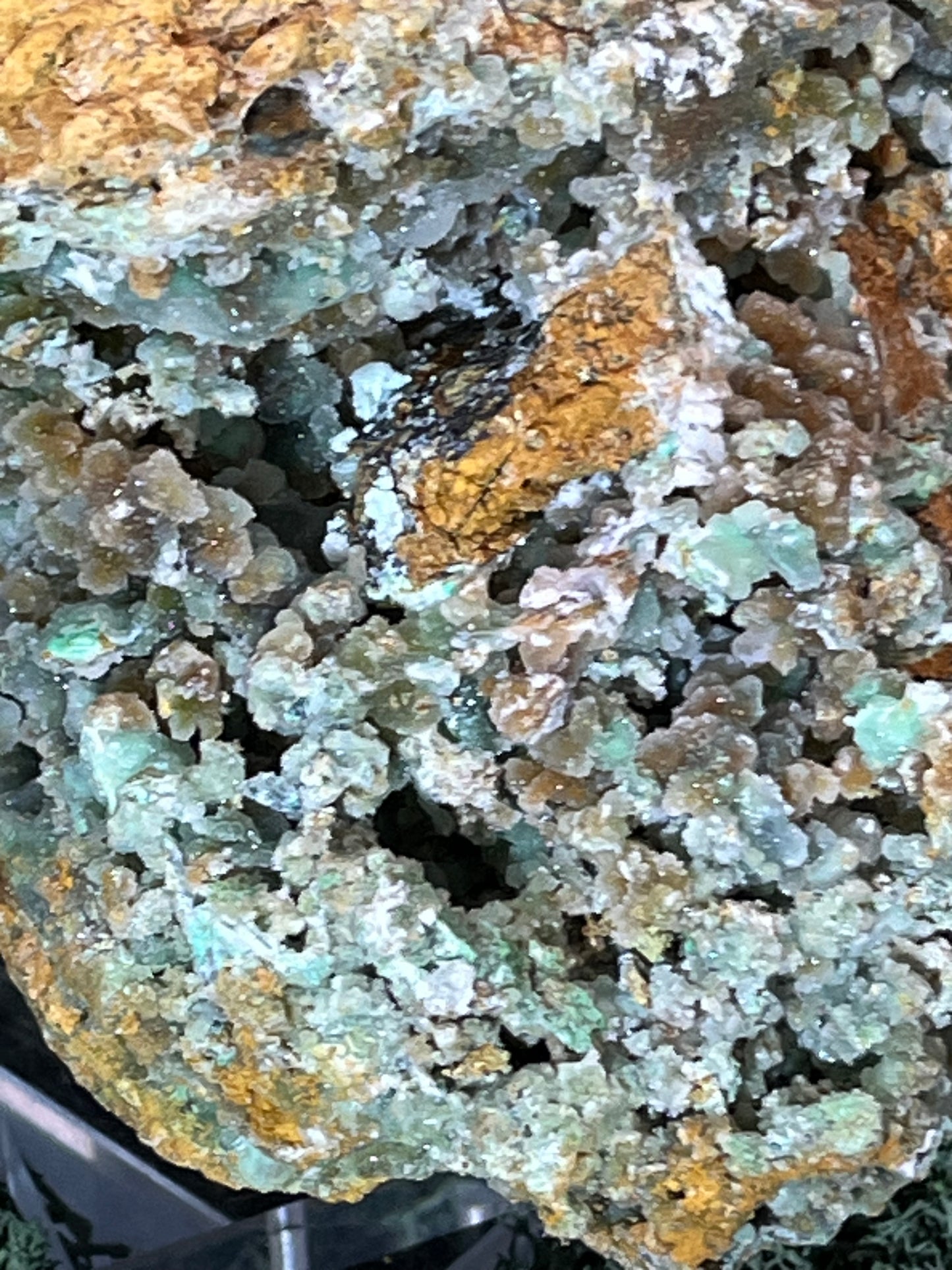 Smithsonit aus Indonesien (1123g) - XXL Stufe - glitzende grüne Kristalle in Trauenform - crystal paradise