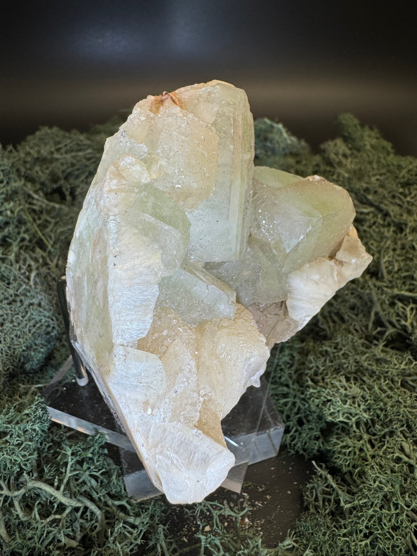 Grüner Apophyllit mit Stilbit Cluster aus Maharashtra, Nashik pune, Indien (272g) - große grüne Würfel
