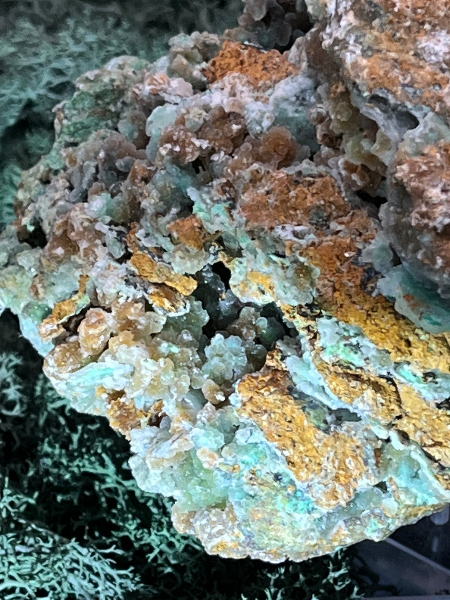 Smithsonit aus Indonesien (1123g) - XXL Stufe - glitzende grüne Kristalle in Trauenform - crystal paradise