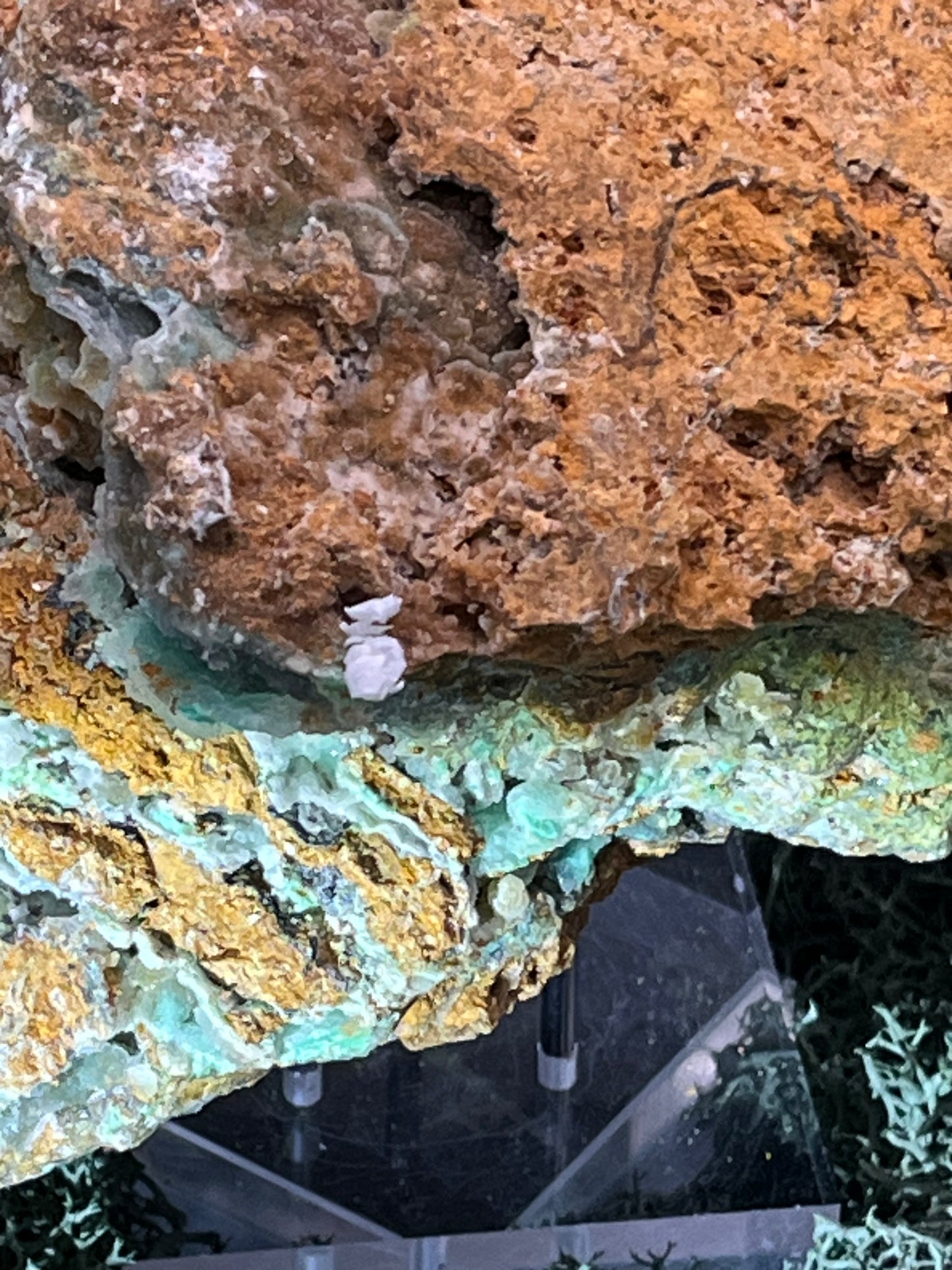 Smithsonit aus Indonesien (1123g) - XXL Stufe - glitzende grüne Kristalle in Trauenform - crystal paradise