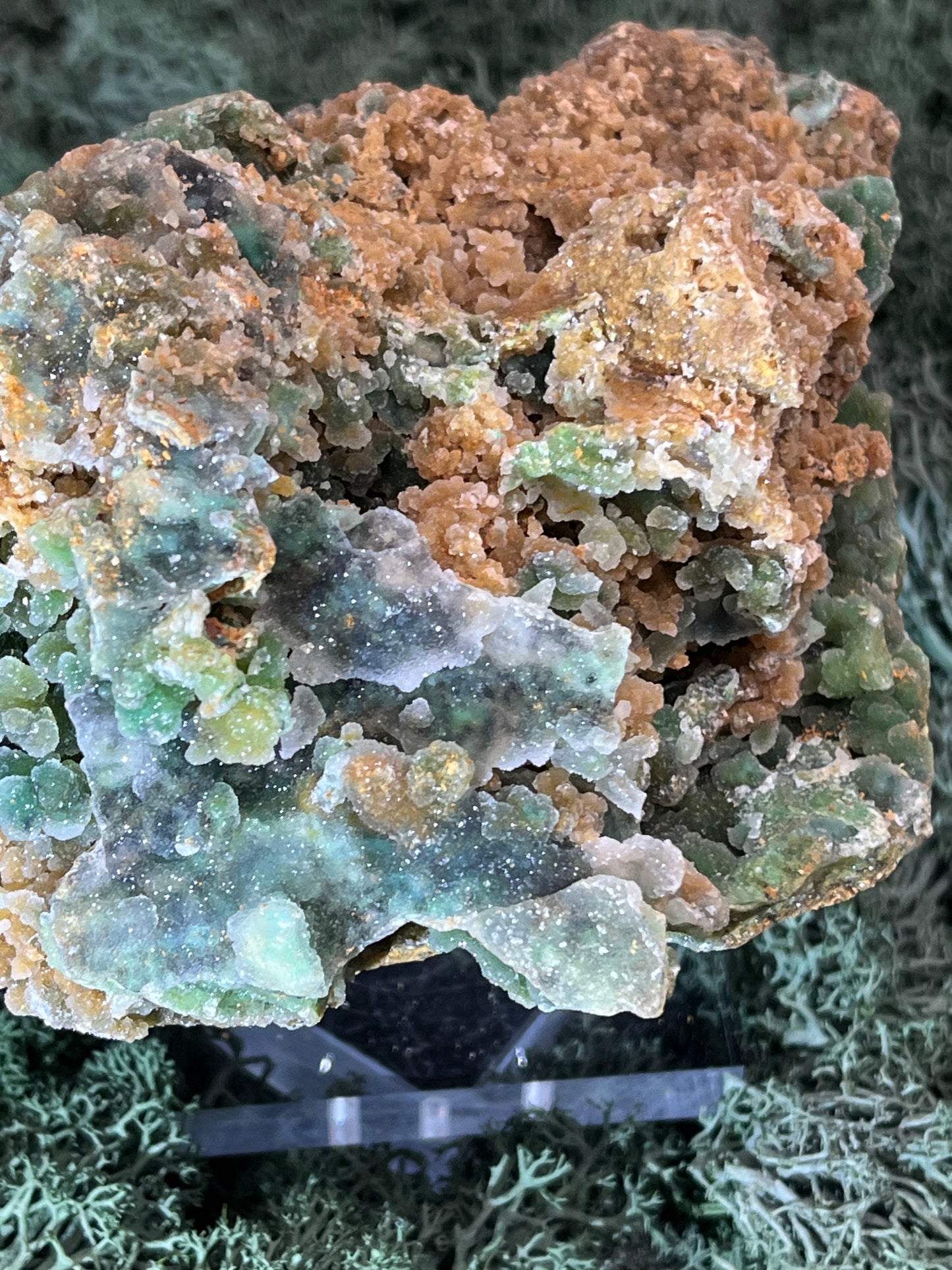 Smithsonit aus Indonesien (634g) - Handstufe - glitzende grüne Kristalle in Trauenform - crystal paradise