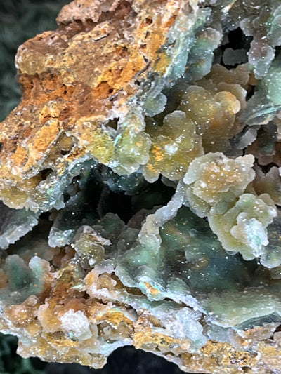 Smithsonit aus Indonesien (475g) - Handstufe - glitzende grüne Kristalle in Trauenform - crystal paradise