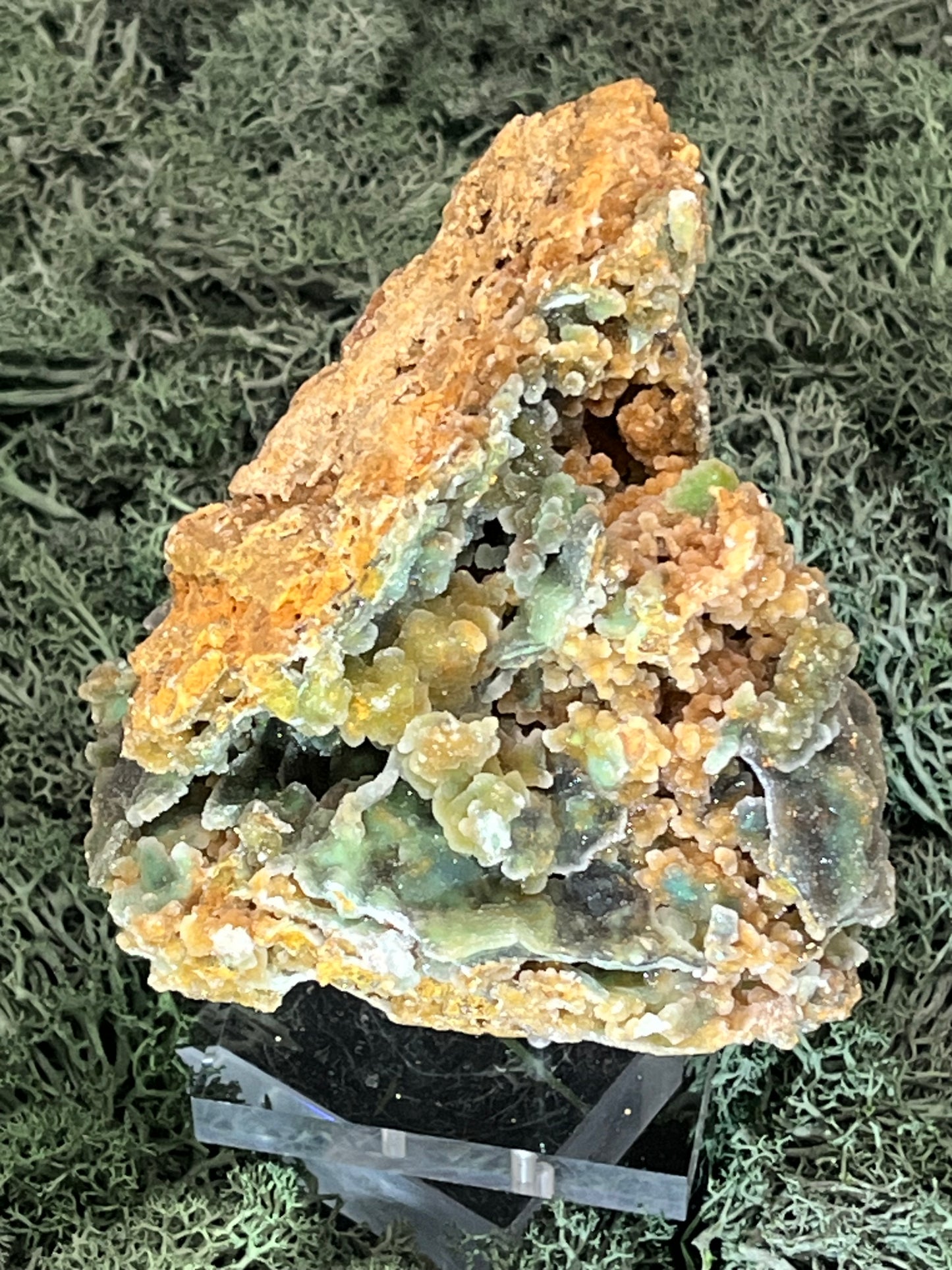 Smithsonit aus Indonesien (475g) - Handstufe - glitzende grüne Kristalle in Trauenform - crystal paradise