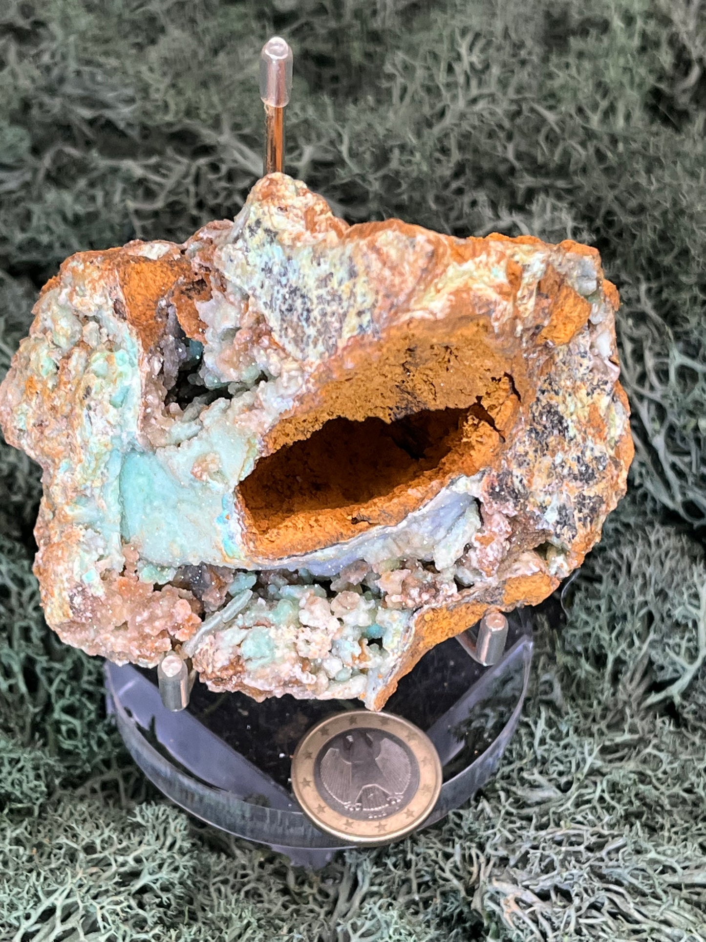 Smithsonit aus Indonesien (223g) - Handstufe - glitzende grüne Kristalle in Trauenform mit Druzys - crystal paradise