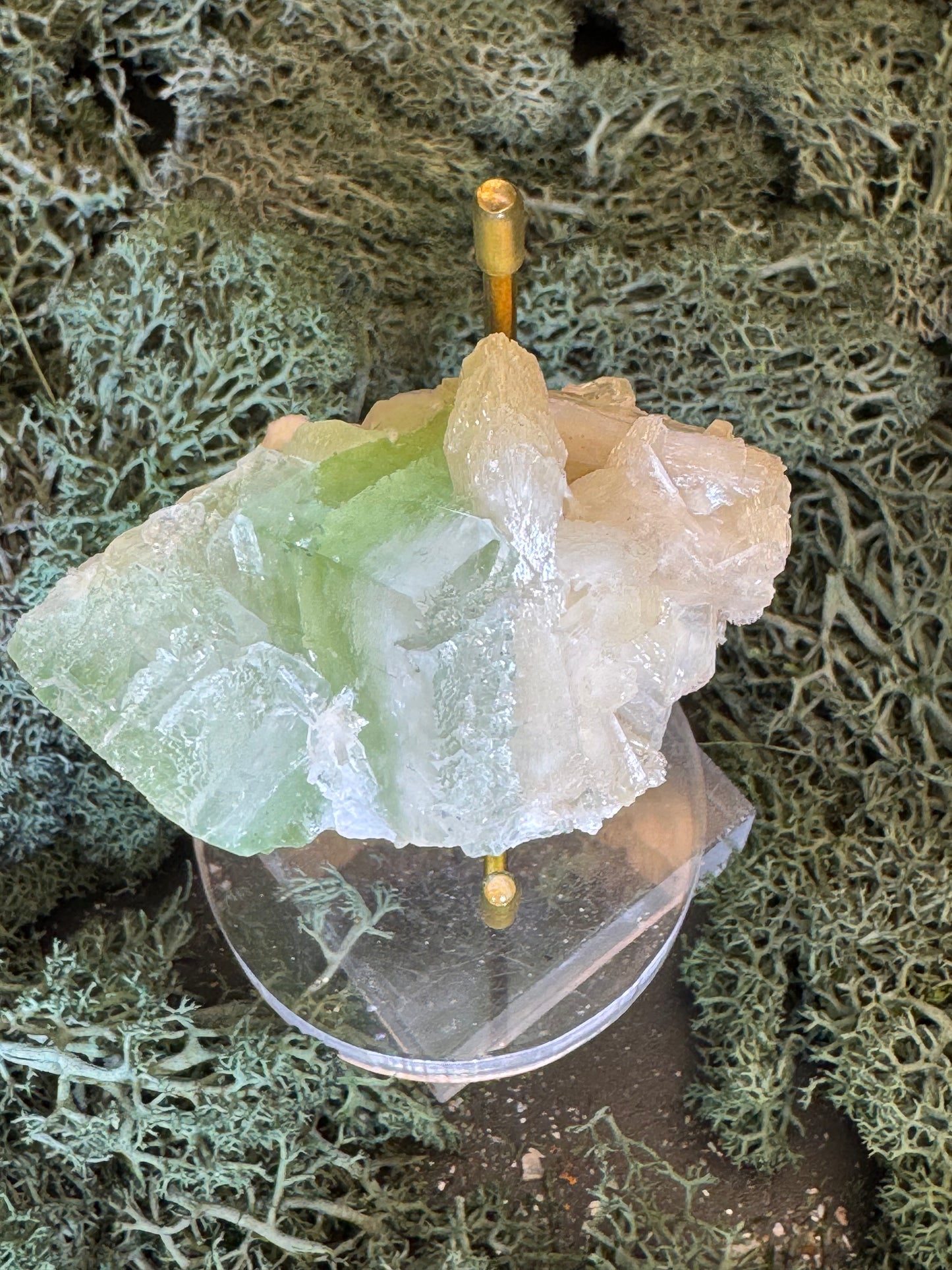 Grüner Apophyllit mit Stilbit Cluster aus Maharashtra, Nashik pune, Indien (103g) - intensives grün - crystal paradise