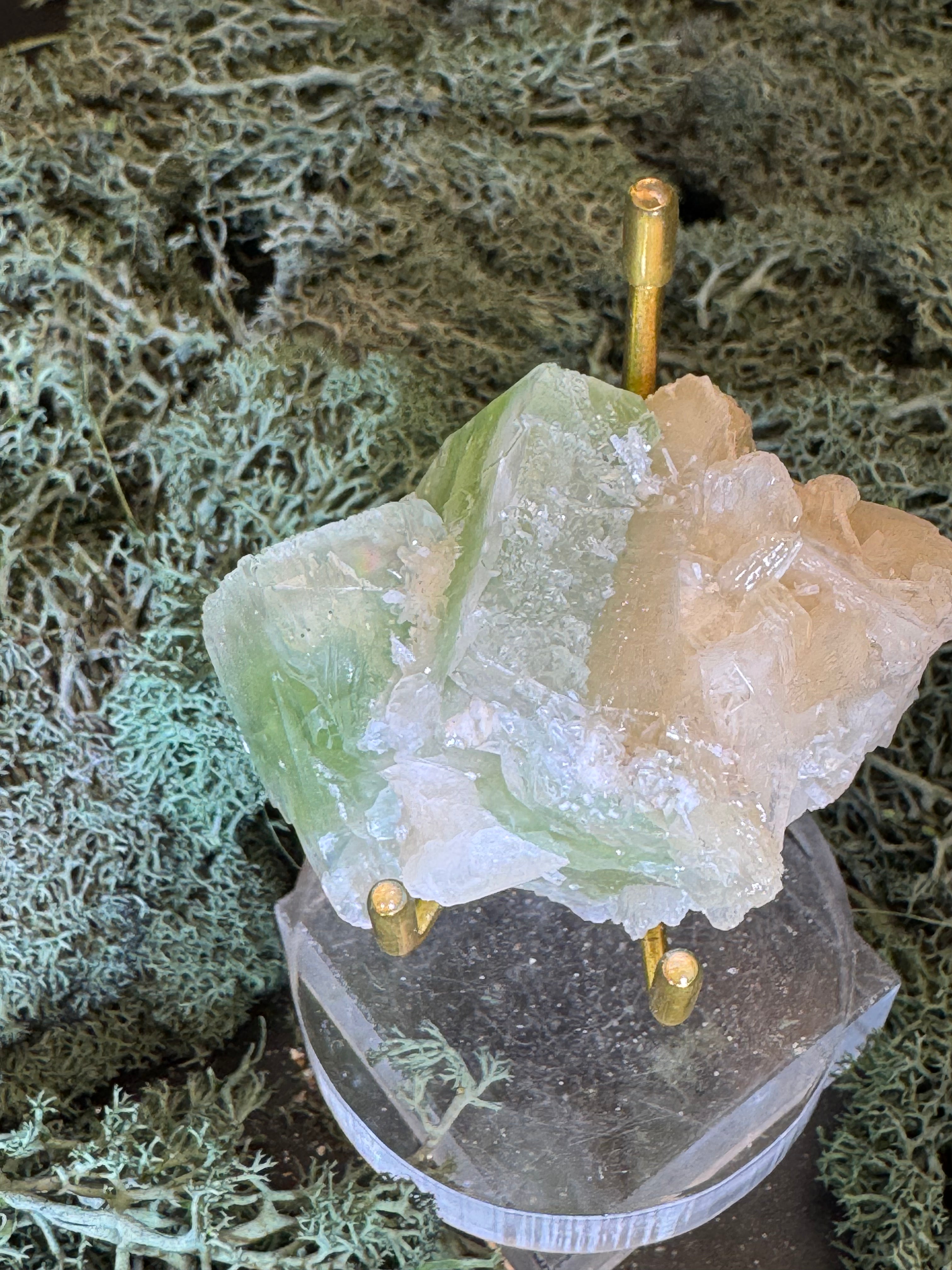 Grüner Apophyllit mit Stilbit Cluster aus Maharashtra, Nashik pune, Indien (103g) - intensives grün - crystal paradise