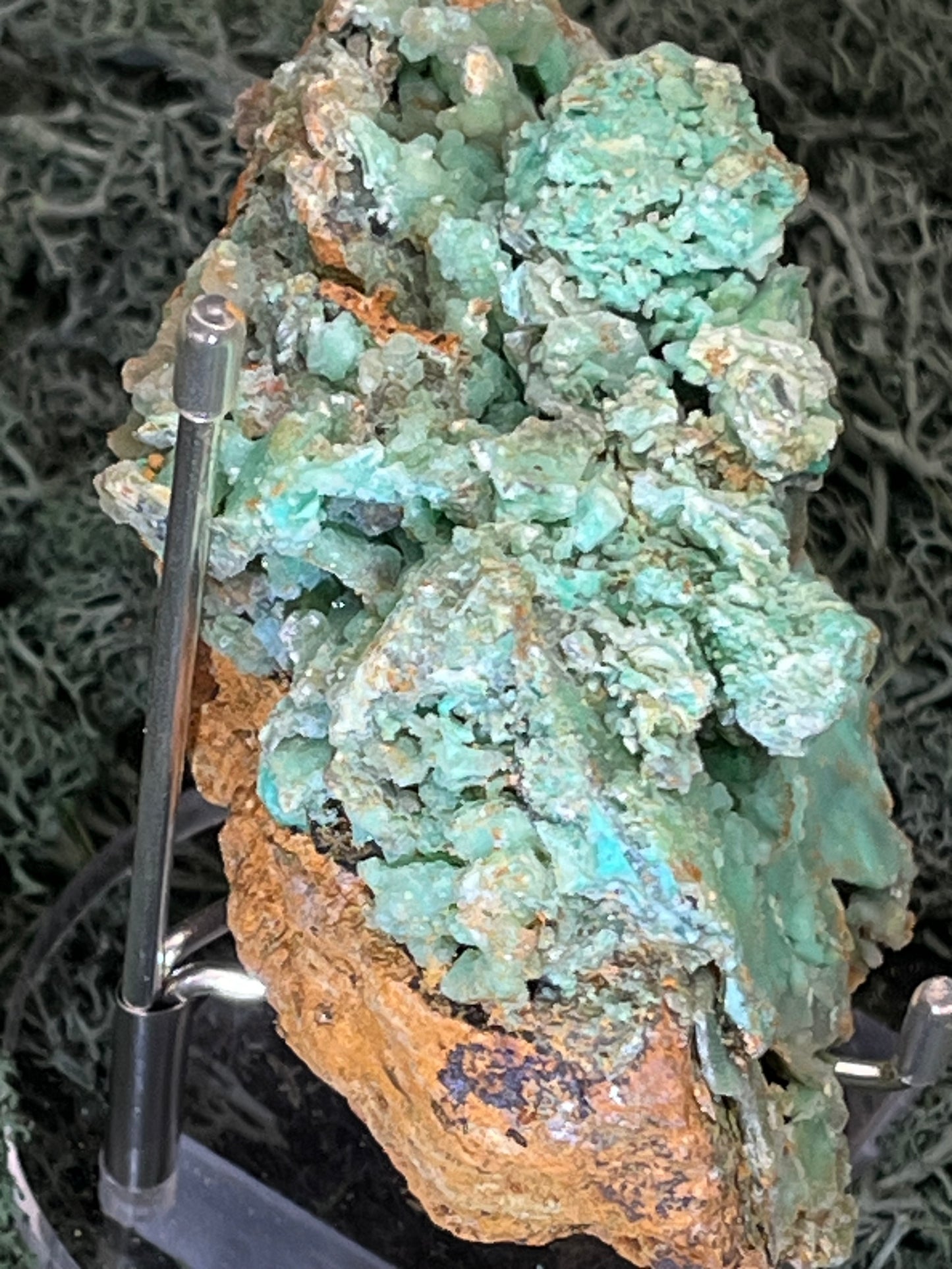 Smithsonit aus Indonesien (265g) - Handstufe - glitzernde grüne Kristalle - helles grün - crystal paradise