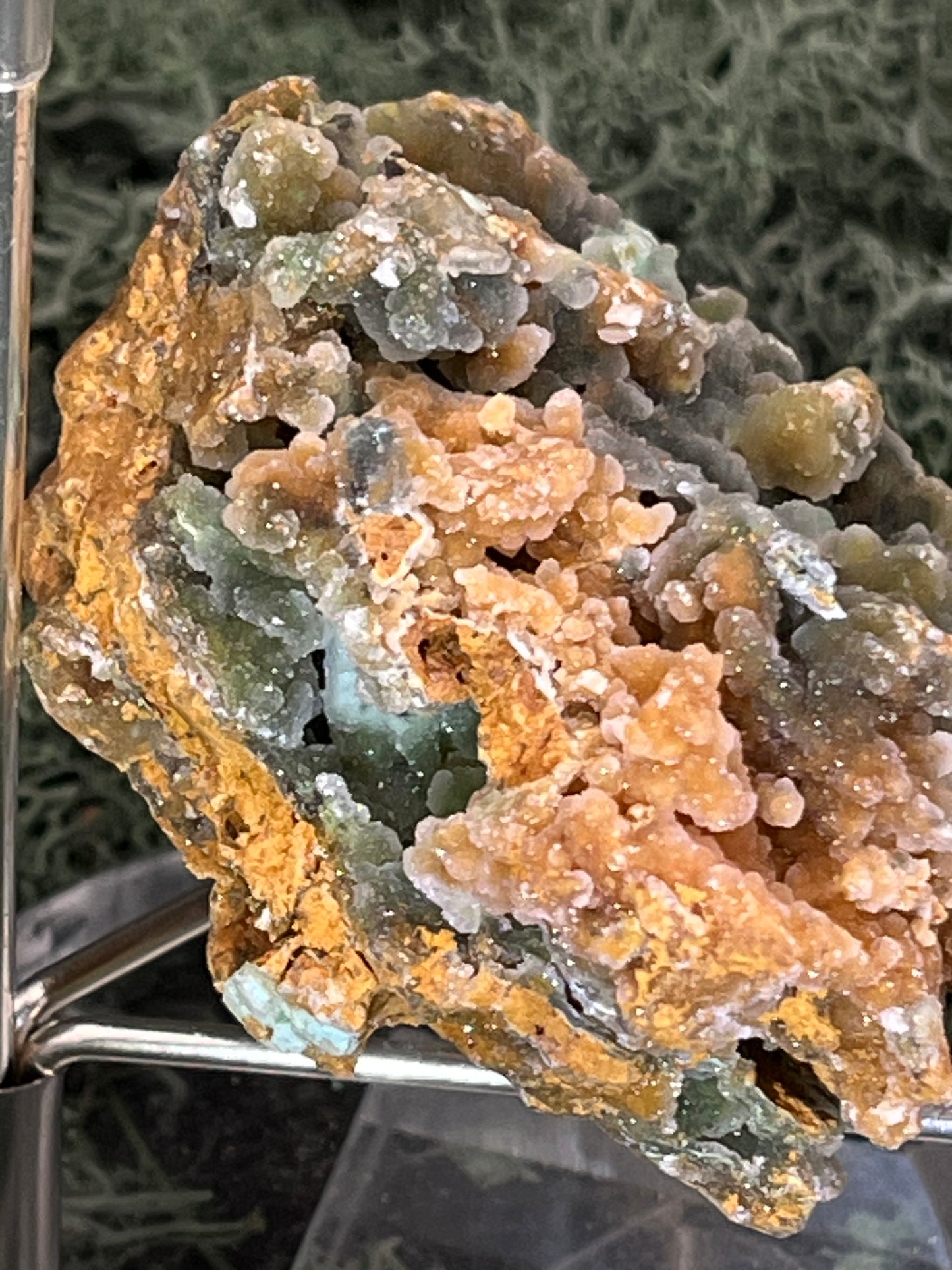 Smithsonit aus Indonesien (149g) - Stufe - glitzernde grüne Kristalle in Traubenform - crystal paradise