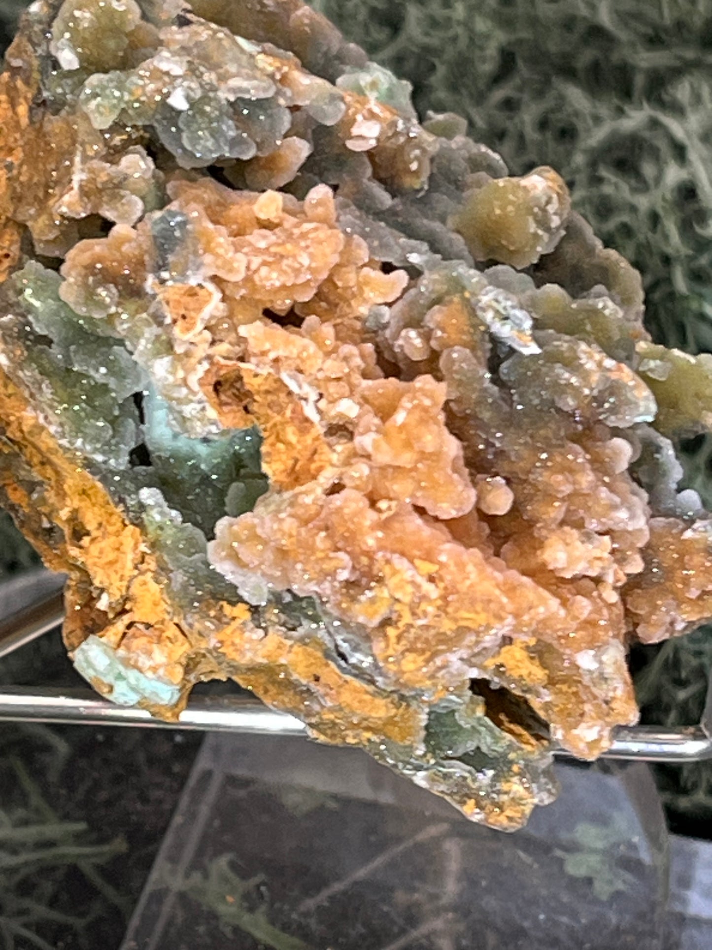 Smithsonit aus Indonesien (149g) - Stufe - glitzernde grüne Kristalle in Traubenform - crystal paradise