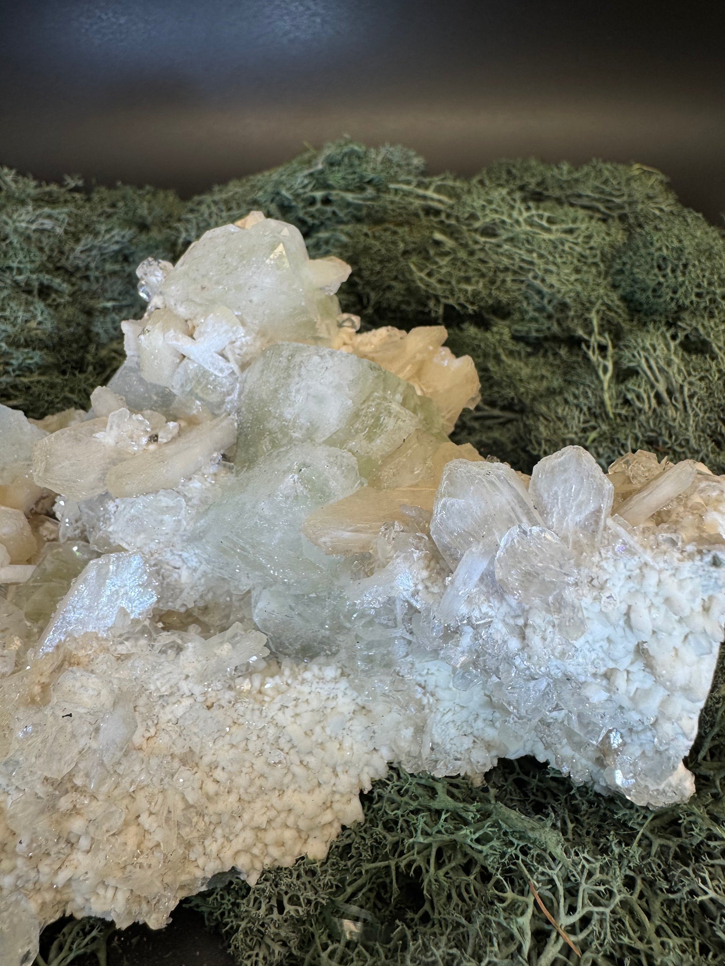 Grüner Apophyllit mit Stilbit Cluster aus Maharashtra, Nashik pune, Indien (803g) - crystal paradise