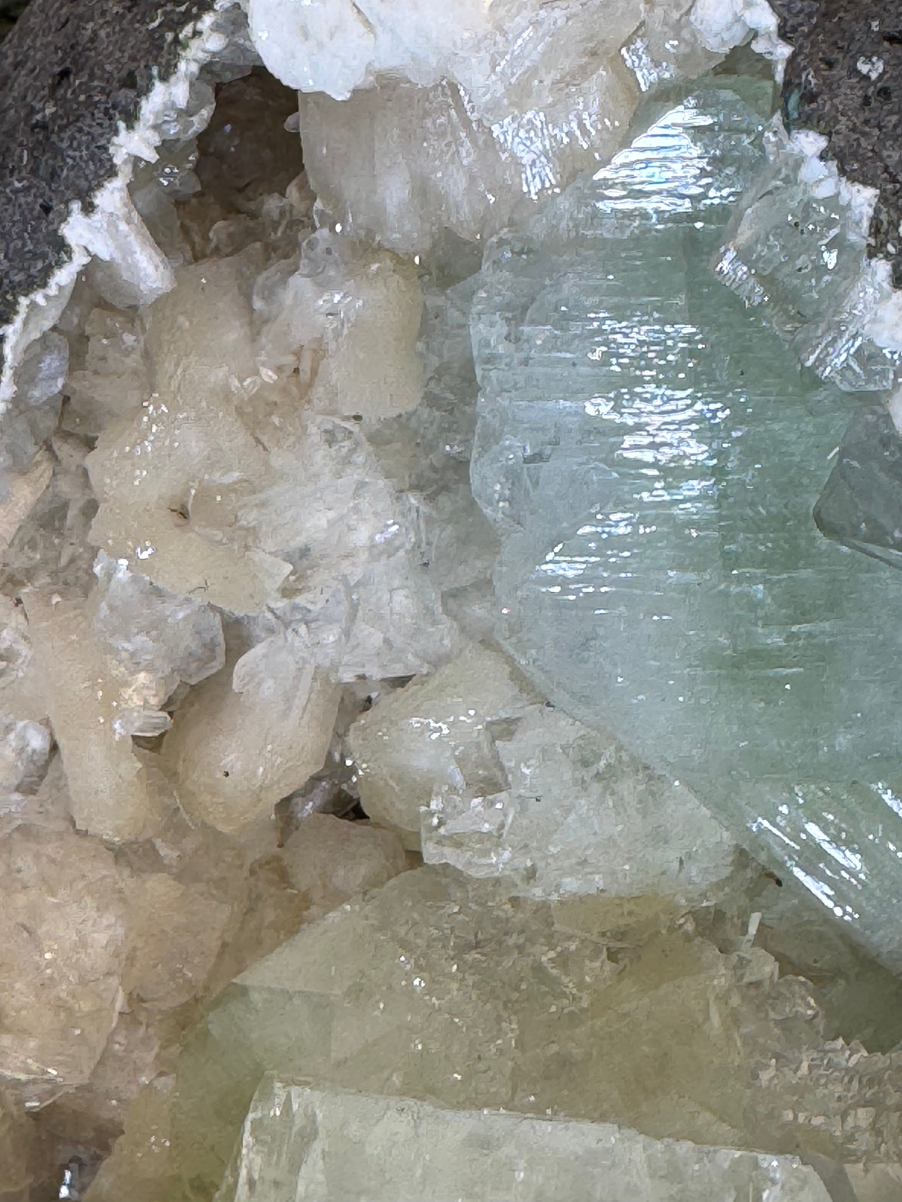 Grüner Apophyllit mit Stilbit Cluster aus Maharashtra, Nashik pune, Indien (1522g) - Geodenform - crystal paradise