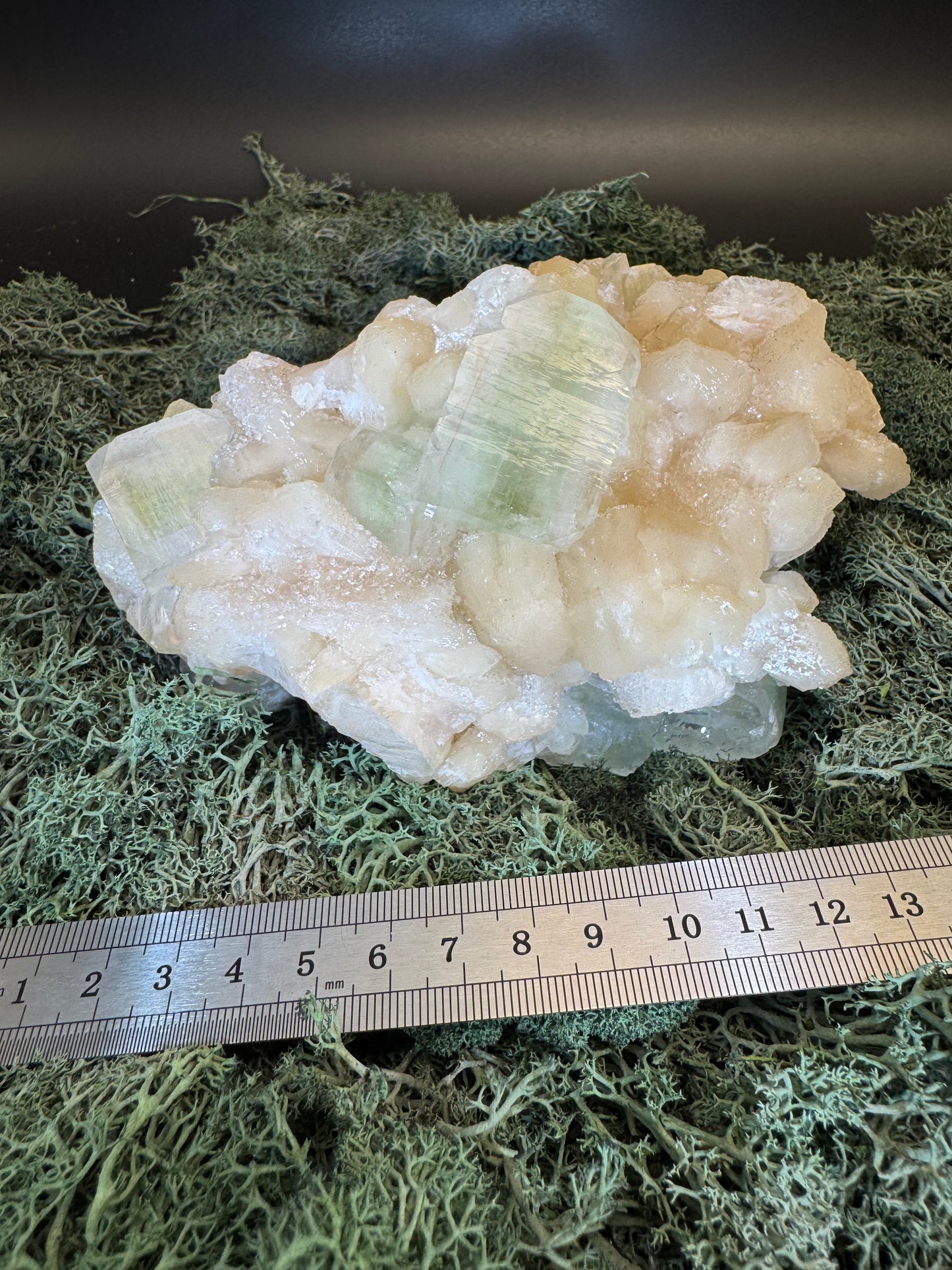 Grüner Apophyllit mit Stilbit Cluster aus Maharashtra, Nashik pune, Indien (736g) - viel Stilbit - crystal paradise