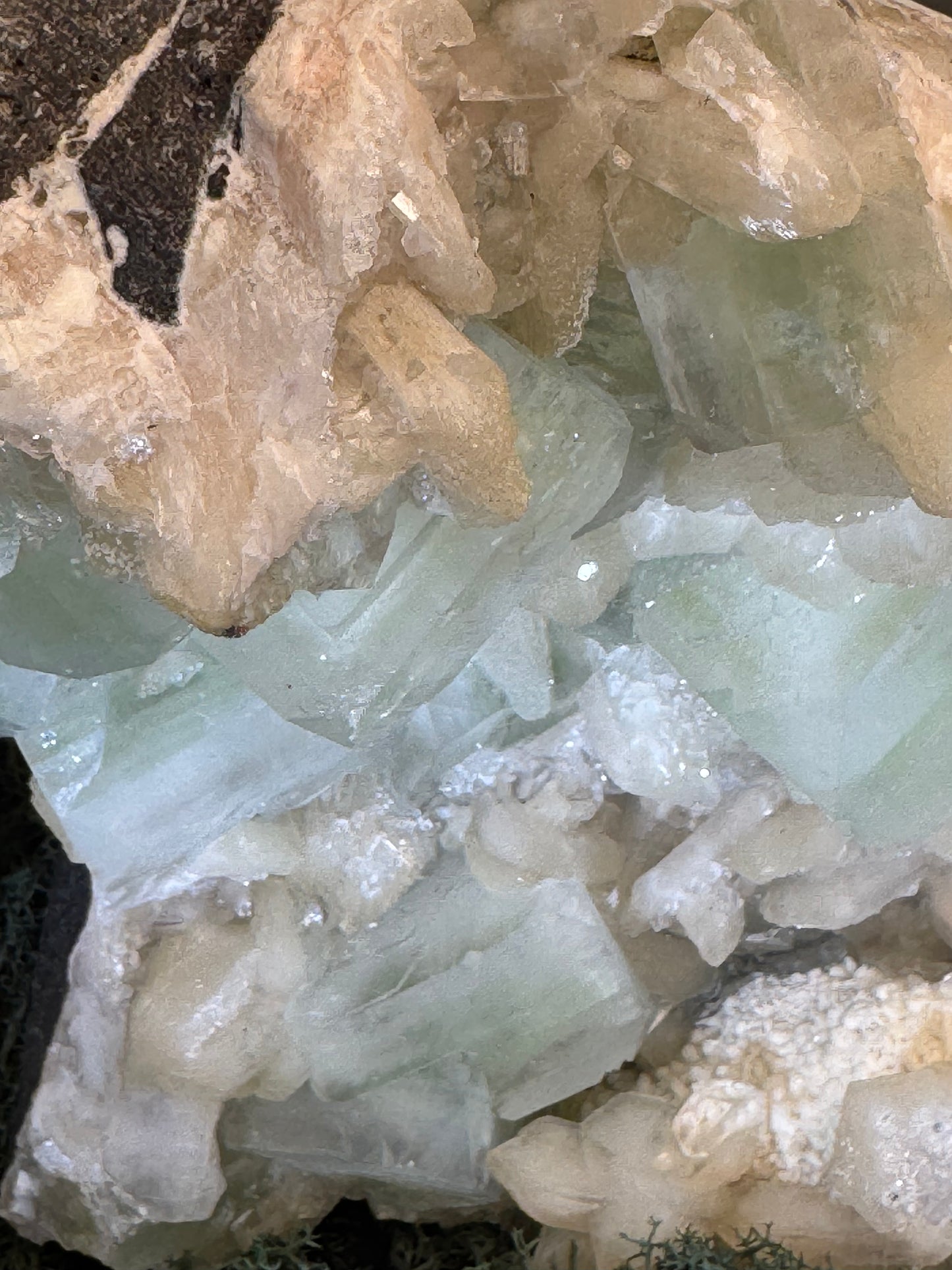 Grüner Apophyllit mit Stilbit und Okenit Cluster aus Maharashtra, Nashik pune, Indien (3139g) - crystal paradise