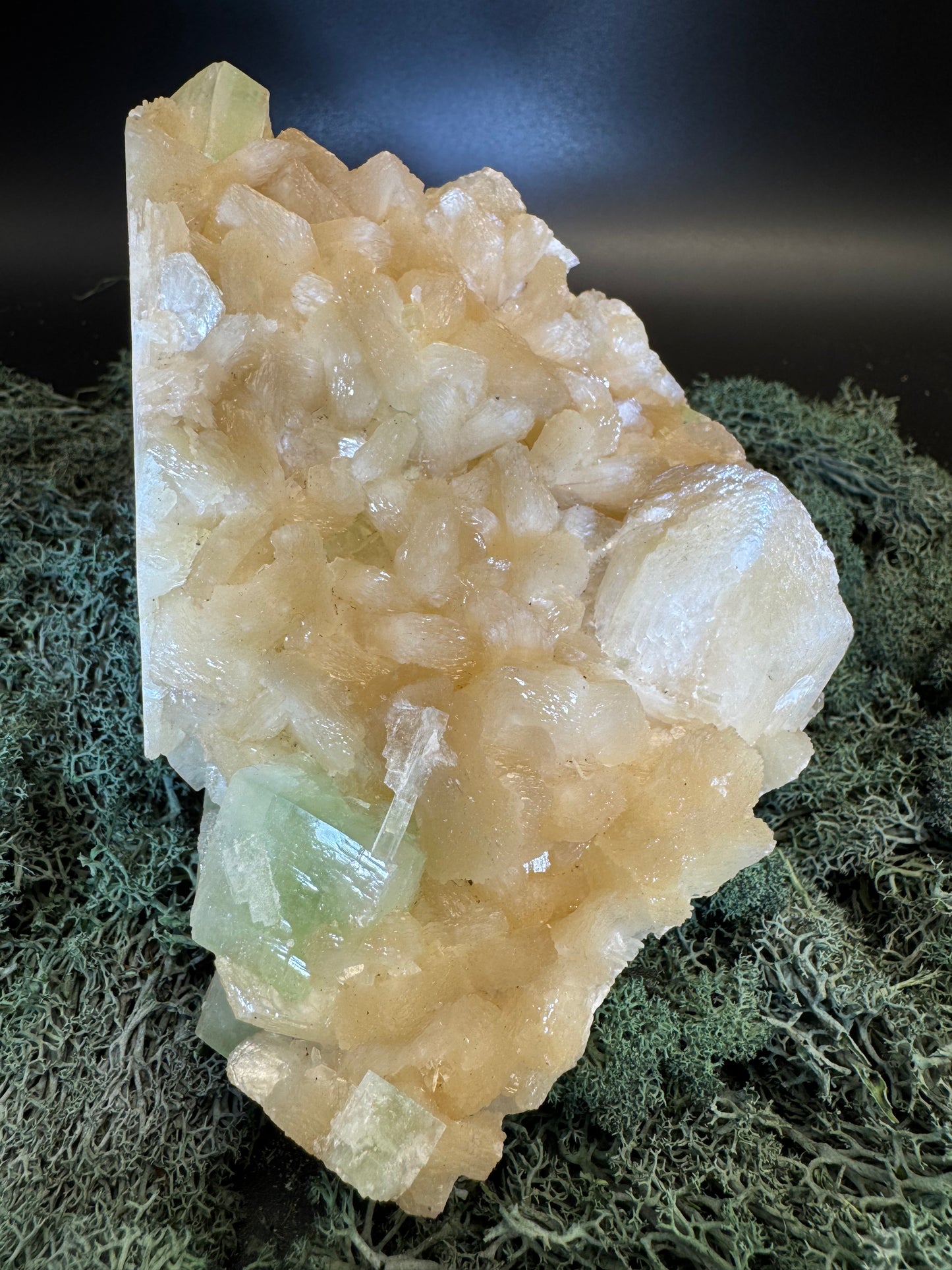 Grüner Apophyllit mit Stilbit Cluster aus Maharashtra, Nashik pune, Indien (966g) - crystal paradise