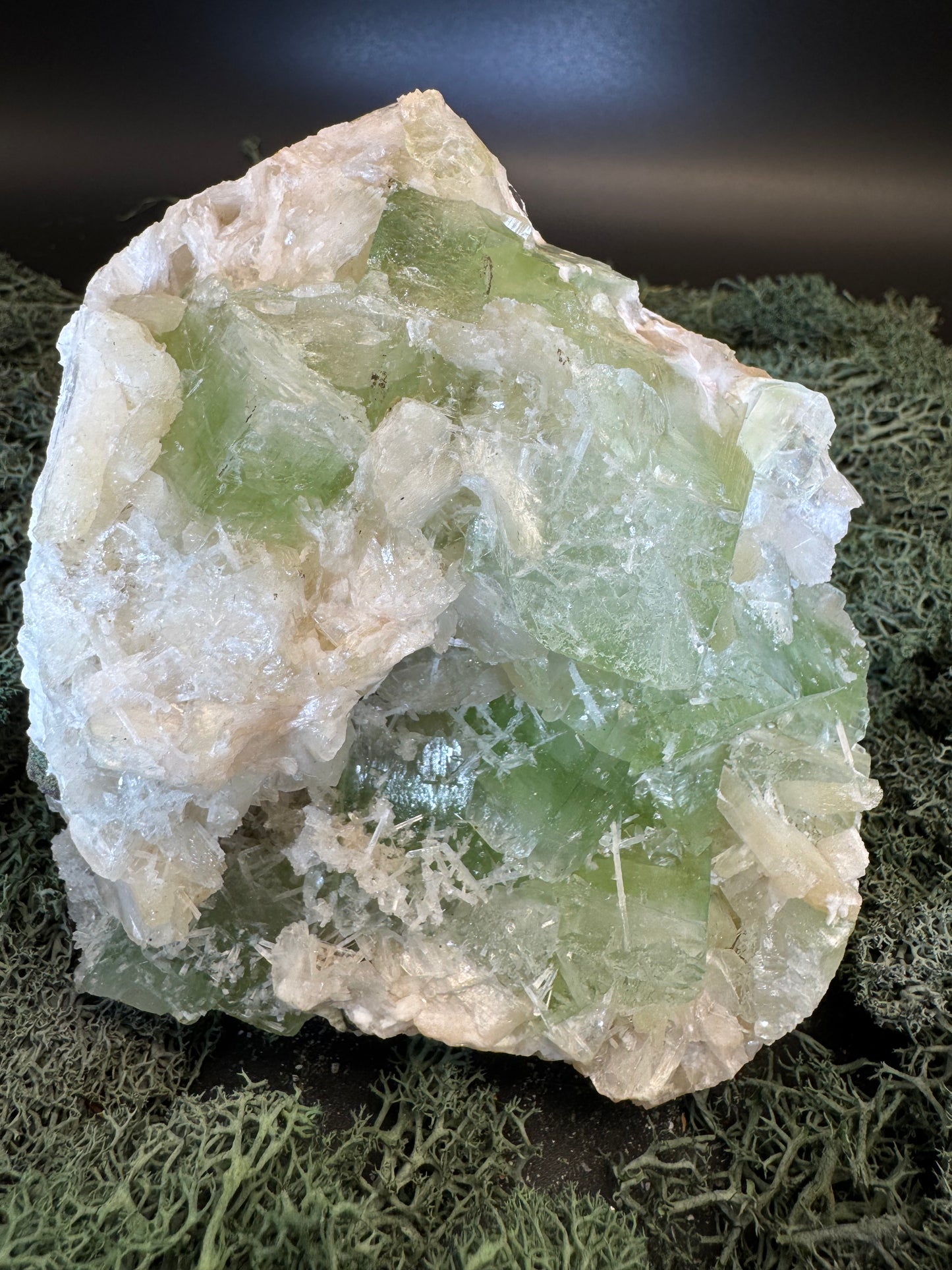 Grüner Apophyllit mit Stilbit Cluster mit Hevlandit aus Maharashtra, Nashik pune, Indien (948g) - große Kristalle (Kopie) - crystal paradise
