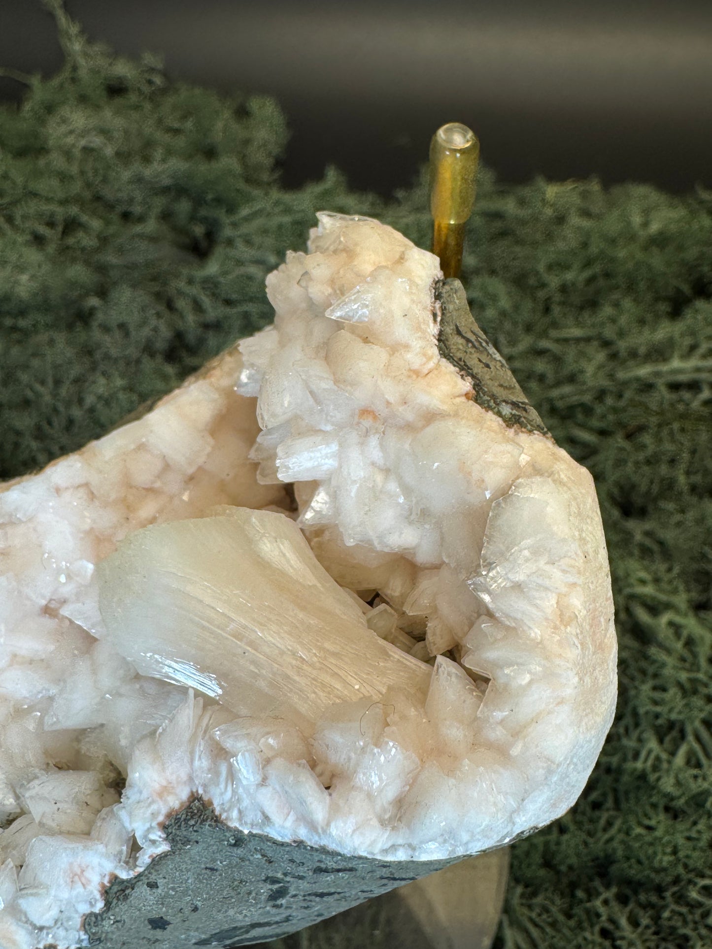 Heulandit / Euzeolit Geode mit Stilbit aus Maharashtra, Nashik pune, Indien (248g) - crystal paradise
