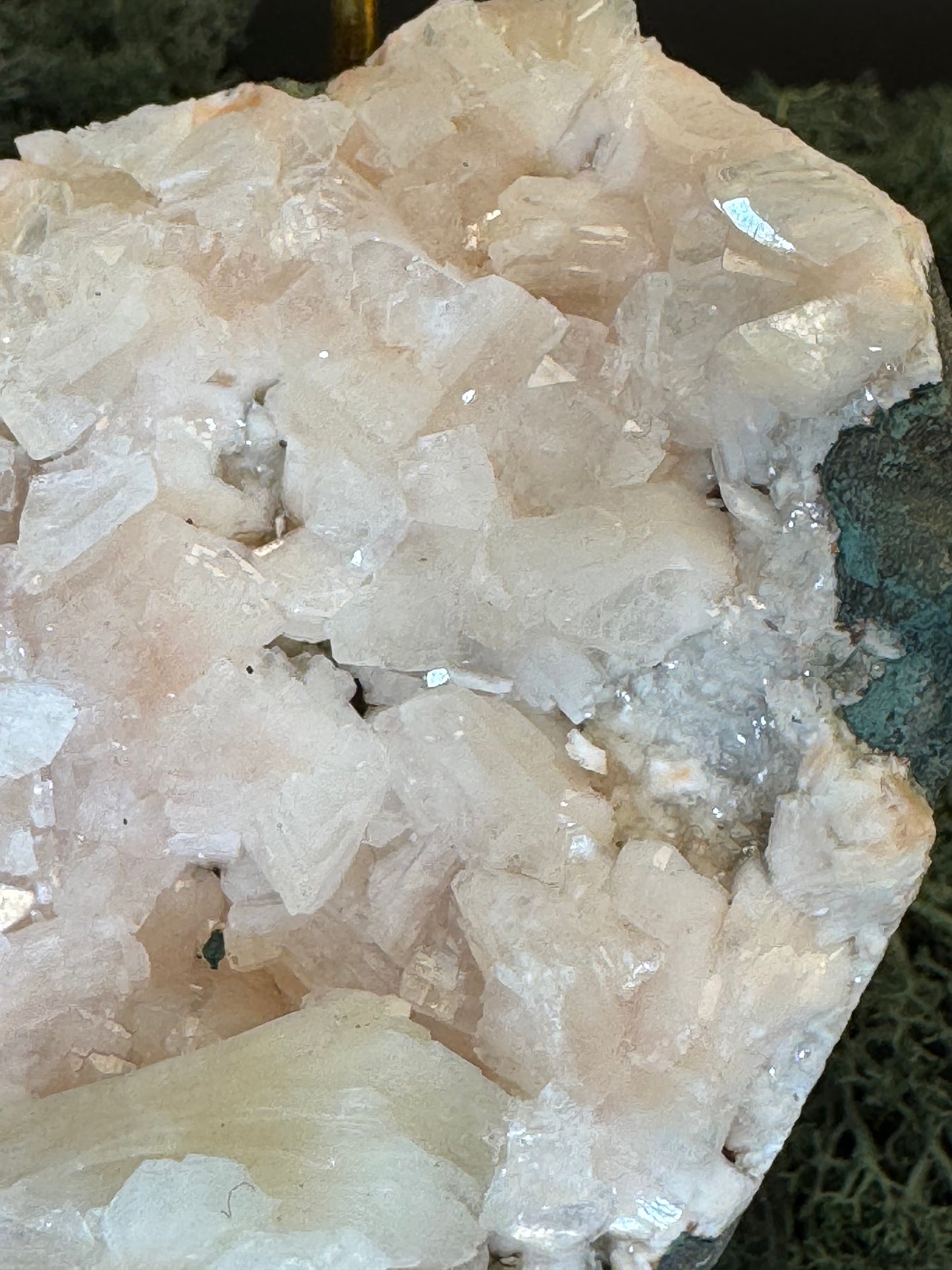 Heulandit / Euzeolit Geode mit Stilbit aus Maharashtra, Nashik pune, Indien (252g) - crystal paradise