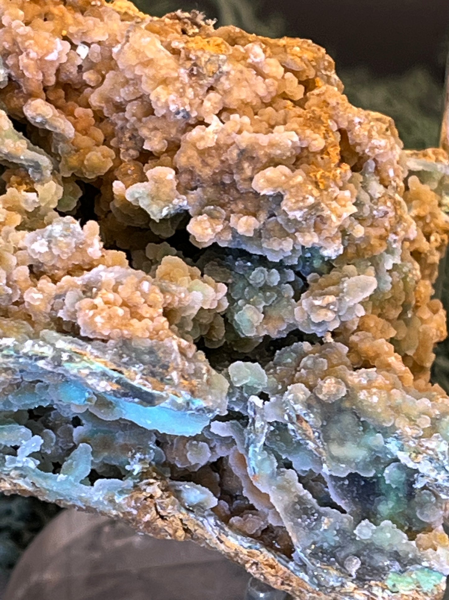 Smithsonit aus Indonesien (212g) - Handstufe - glitzernde grüne Kristalle mit schönen traubenförmigen Kristallen - crystal paradise